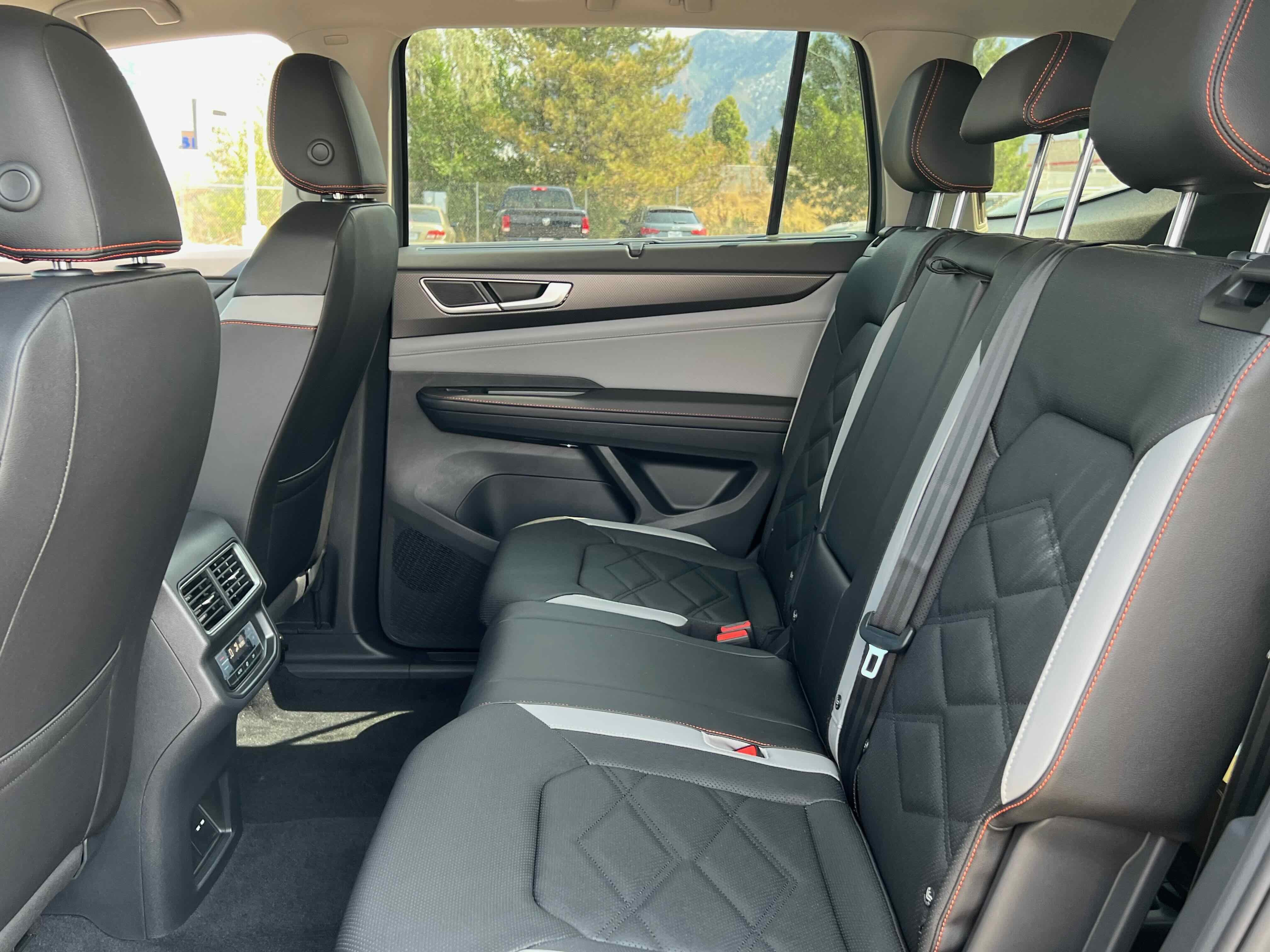 2026 Volkswagen Atlas 2.0T Peak Edition