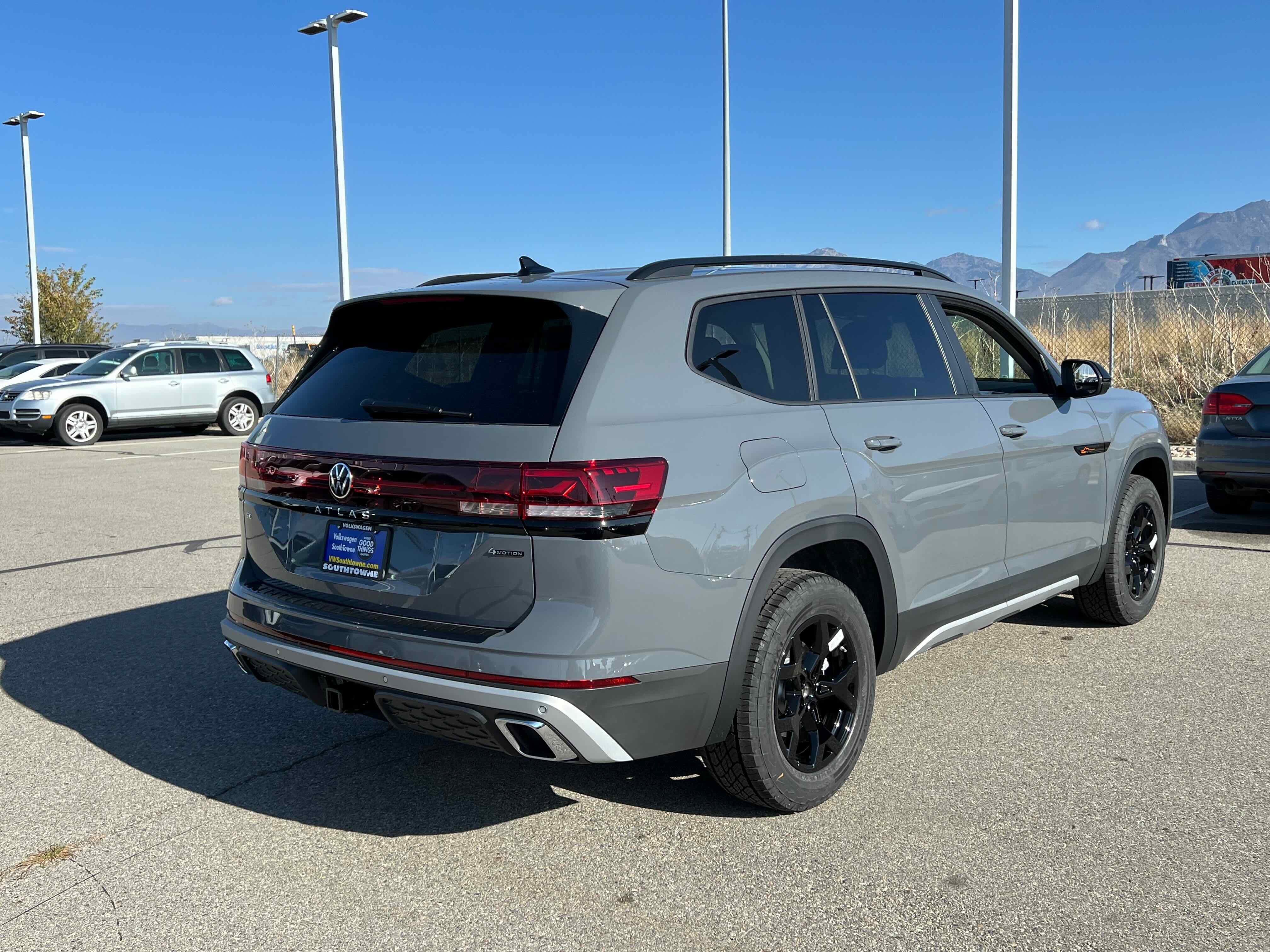 2026 Volkswagen Atlas 2.0T Peak Edition