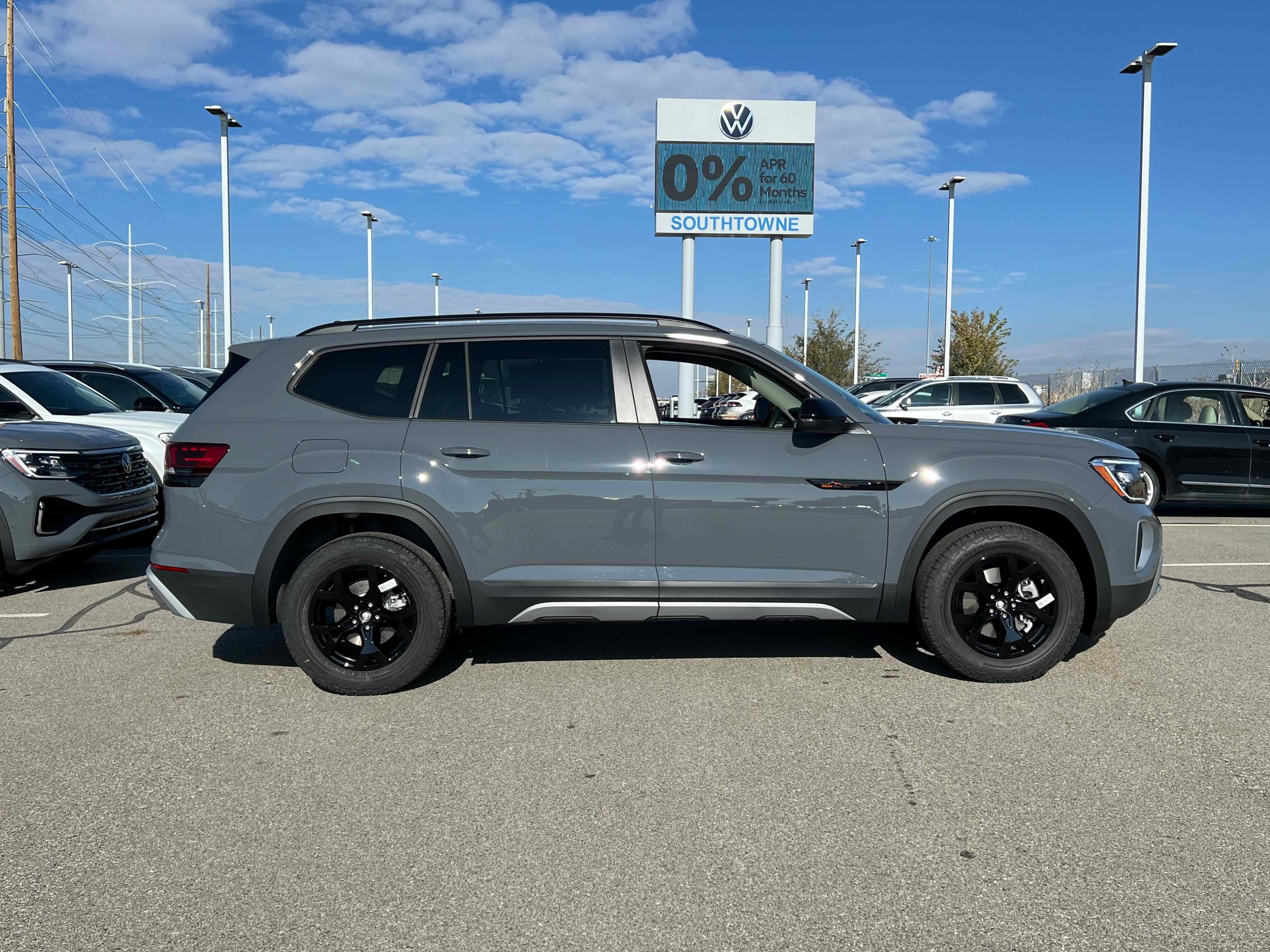 2026 Volkswagen Atlas 2.0T Peak Edition