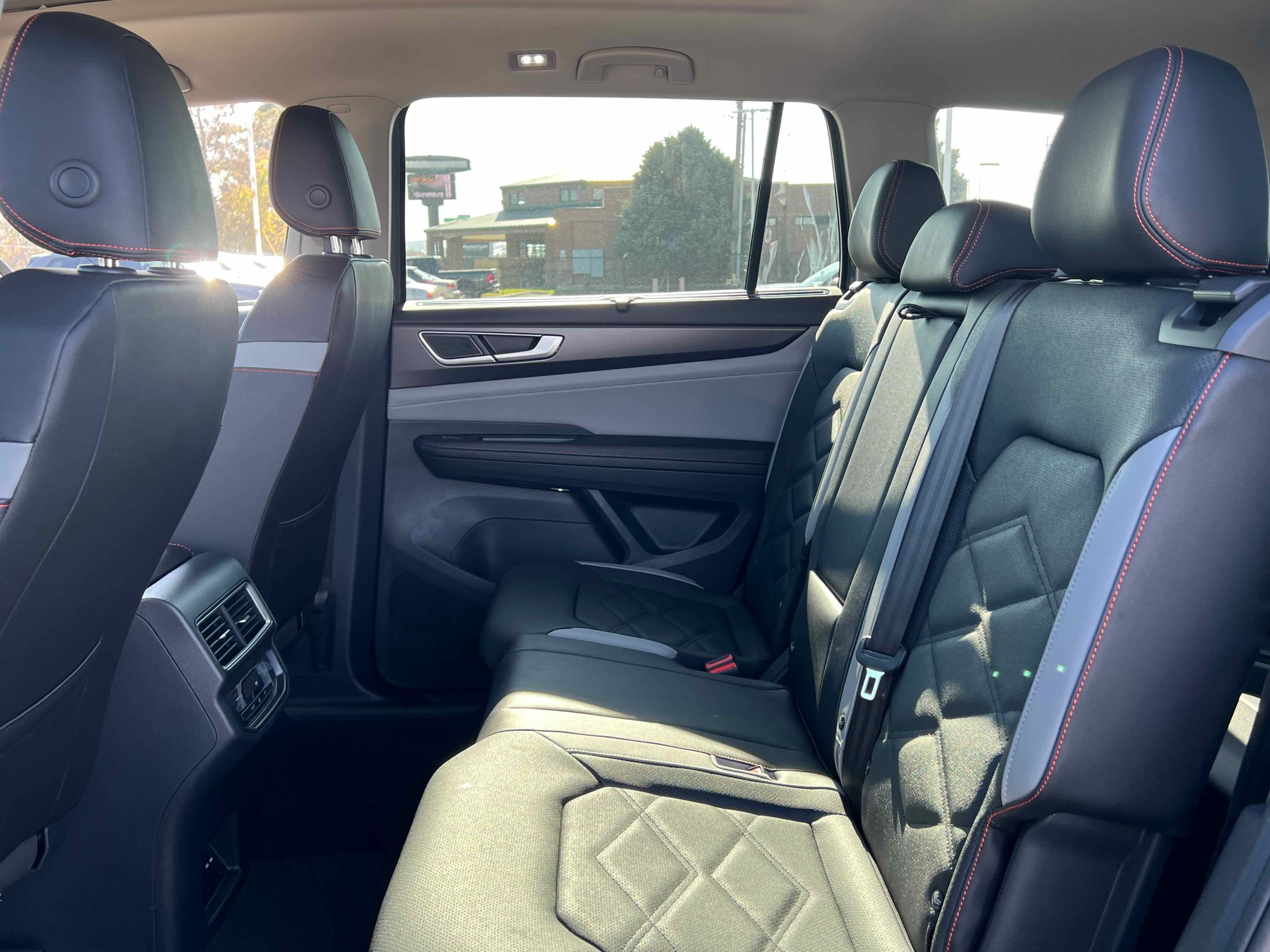 2026 Volkswagen Atlas 2.0T Peak Edition