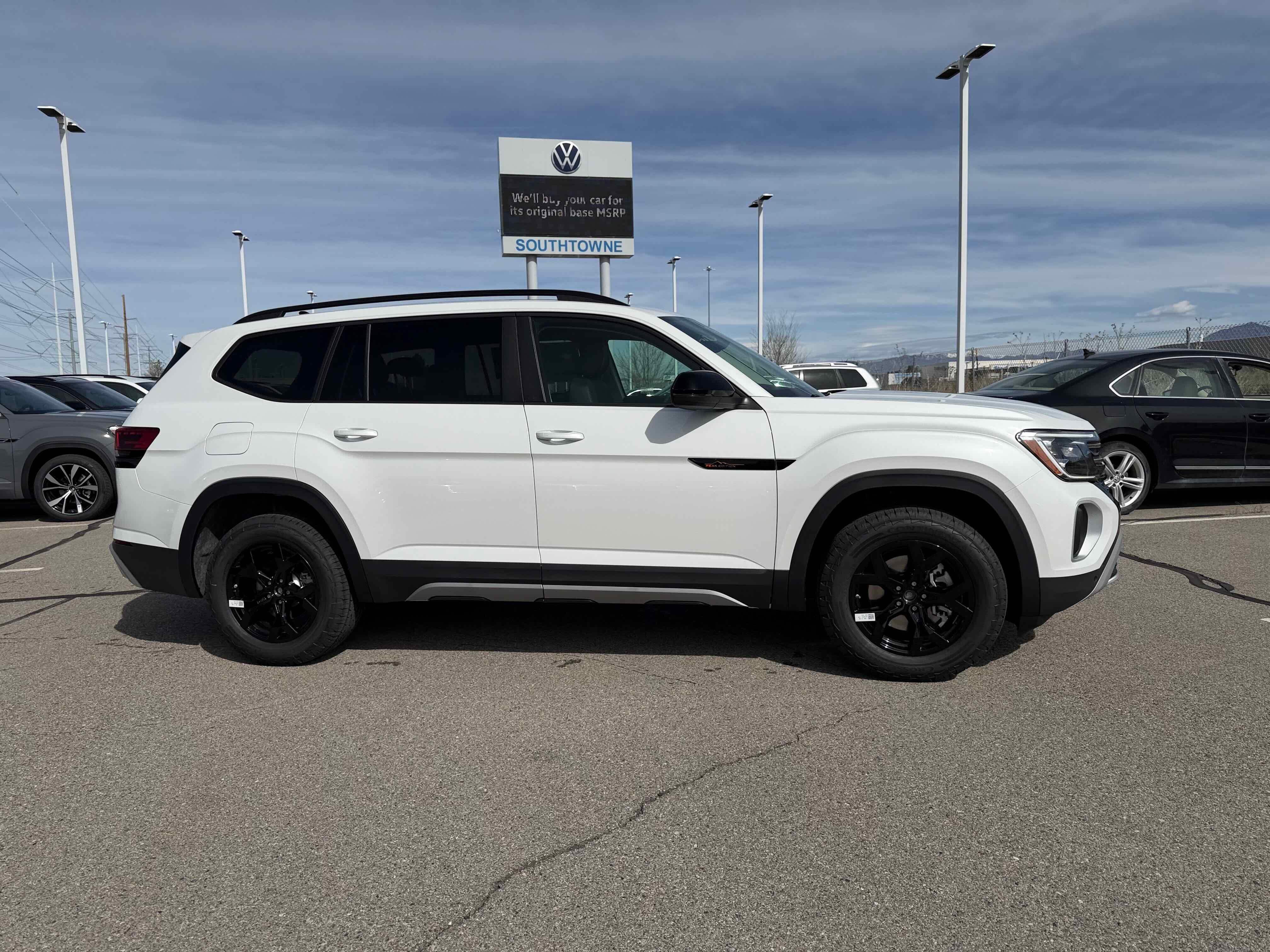 2026 Volkswagen Atlas 2.0T Peak Edition