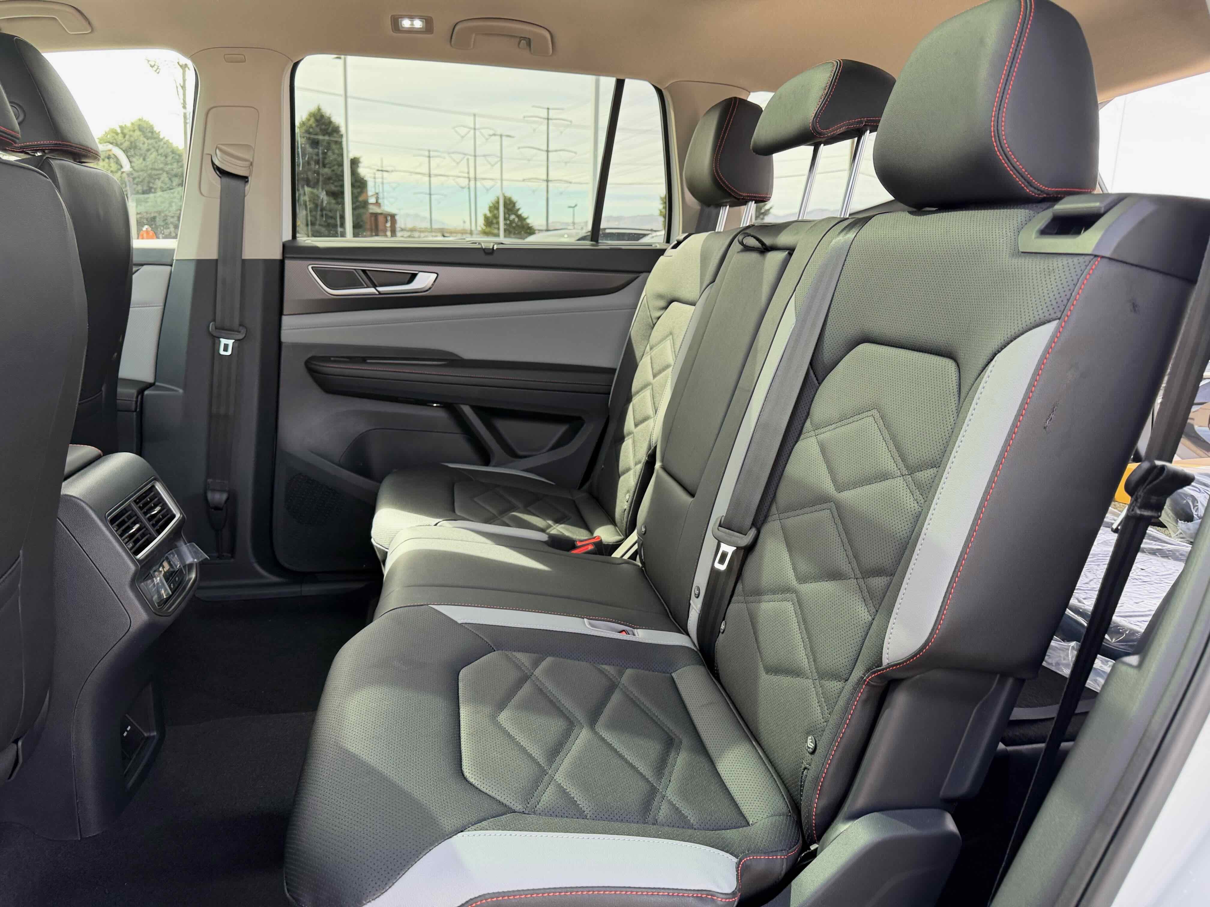 2026 Volkswagen Atlas 2.0T Peak Edition