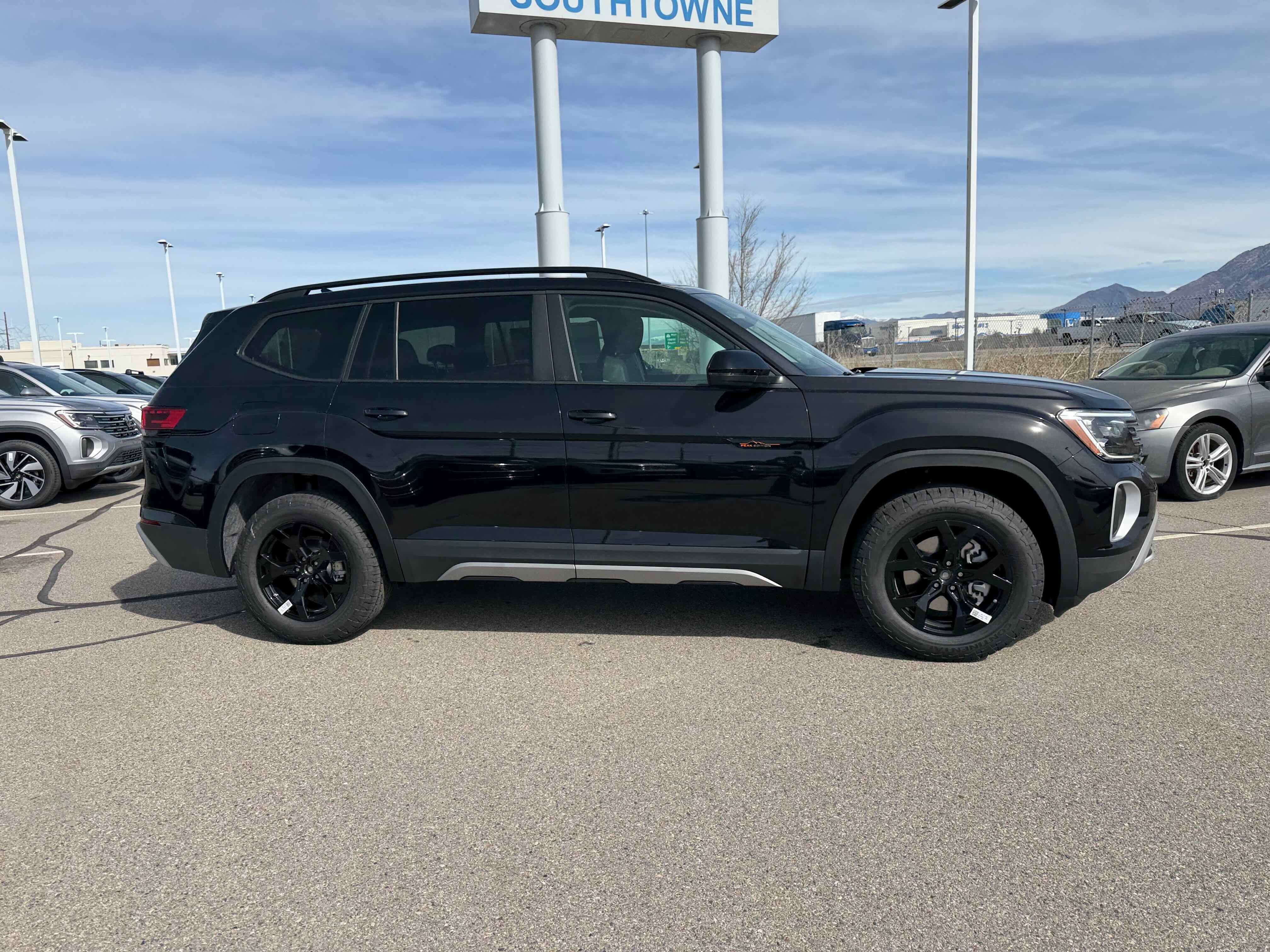 2026 Volkswagen Atlas 2.0T Peak Edition