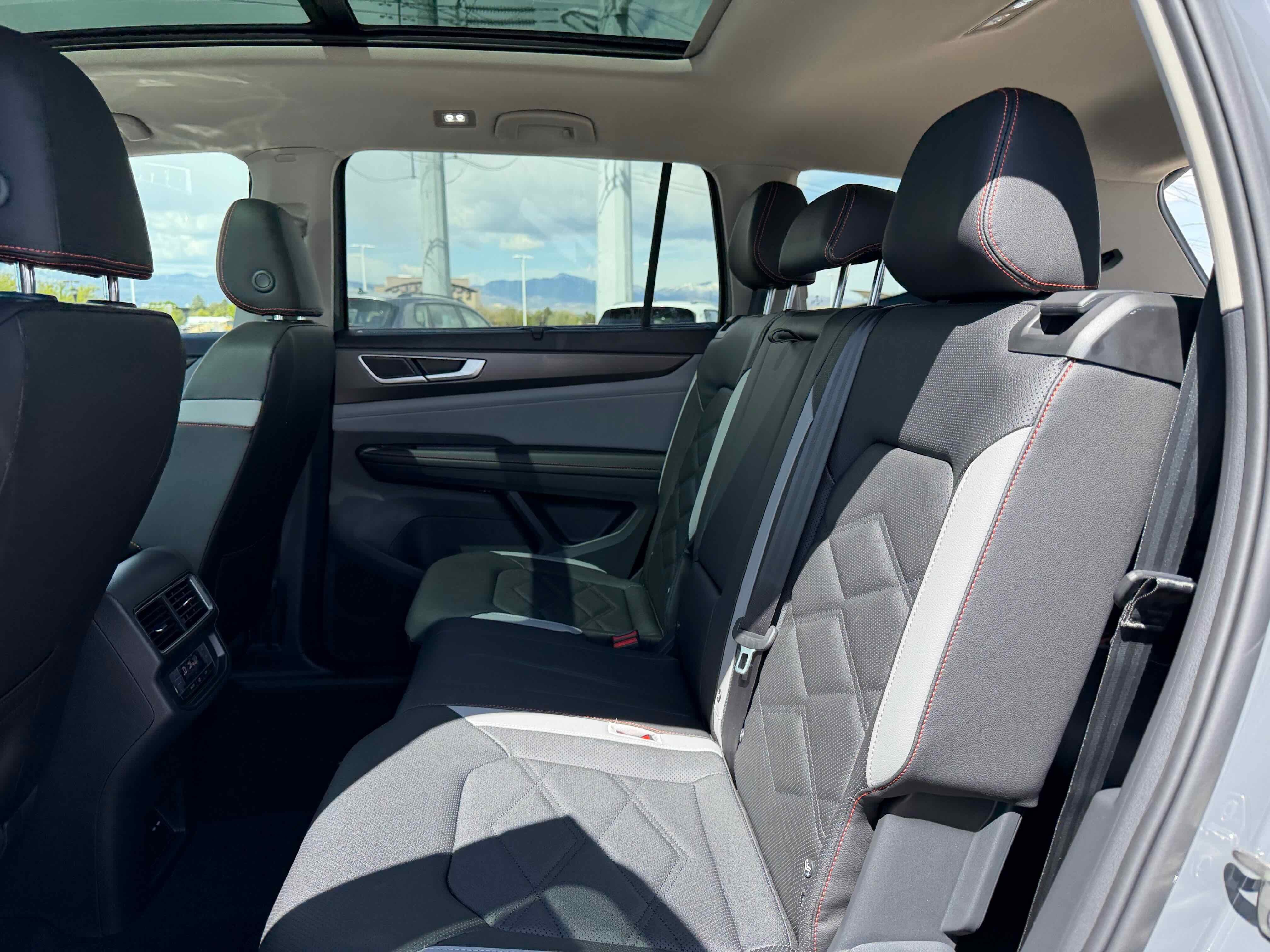 2026 Volkswagen Atlas 2.0T Peak Edition