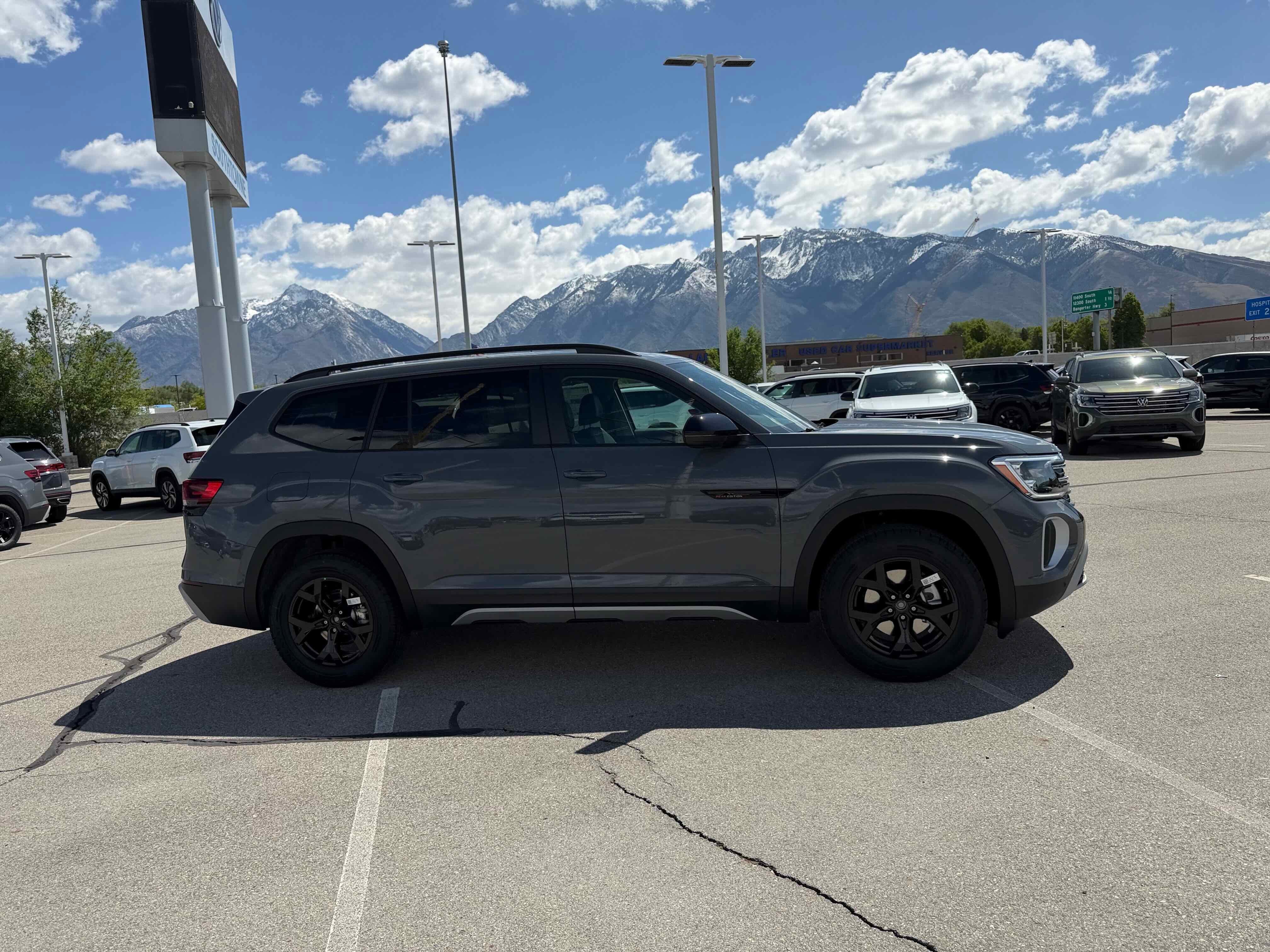 2026 Volkswagen Atlas 2.0T Peak Edition