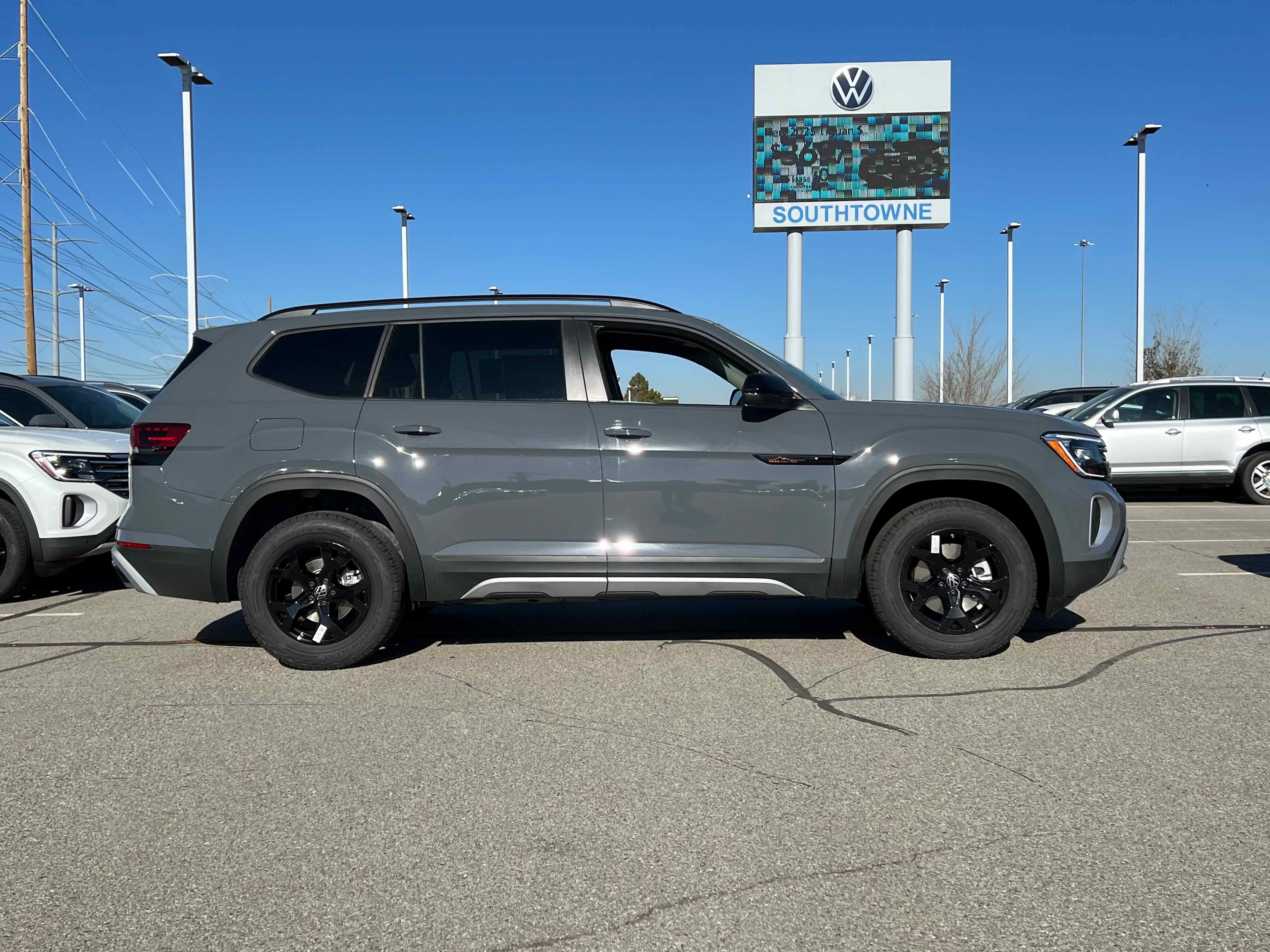 2026 Volkswagen Atlas 2.0T Peak Edition