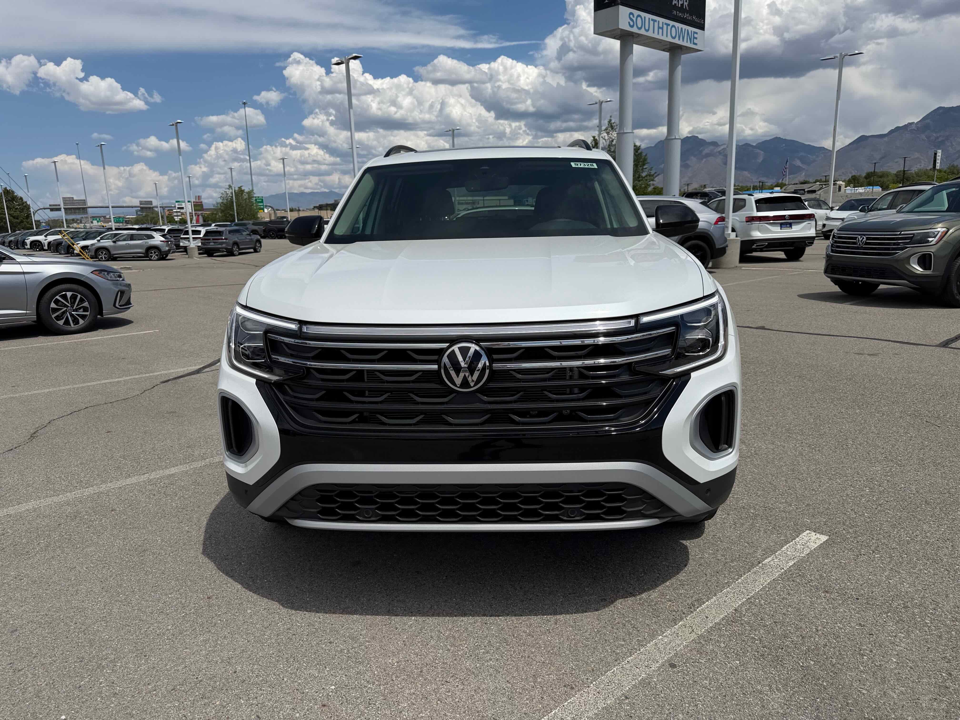2026 Volkswagen Atlas 2.0T Peak Edition