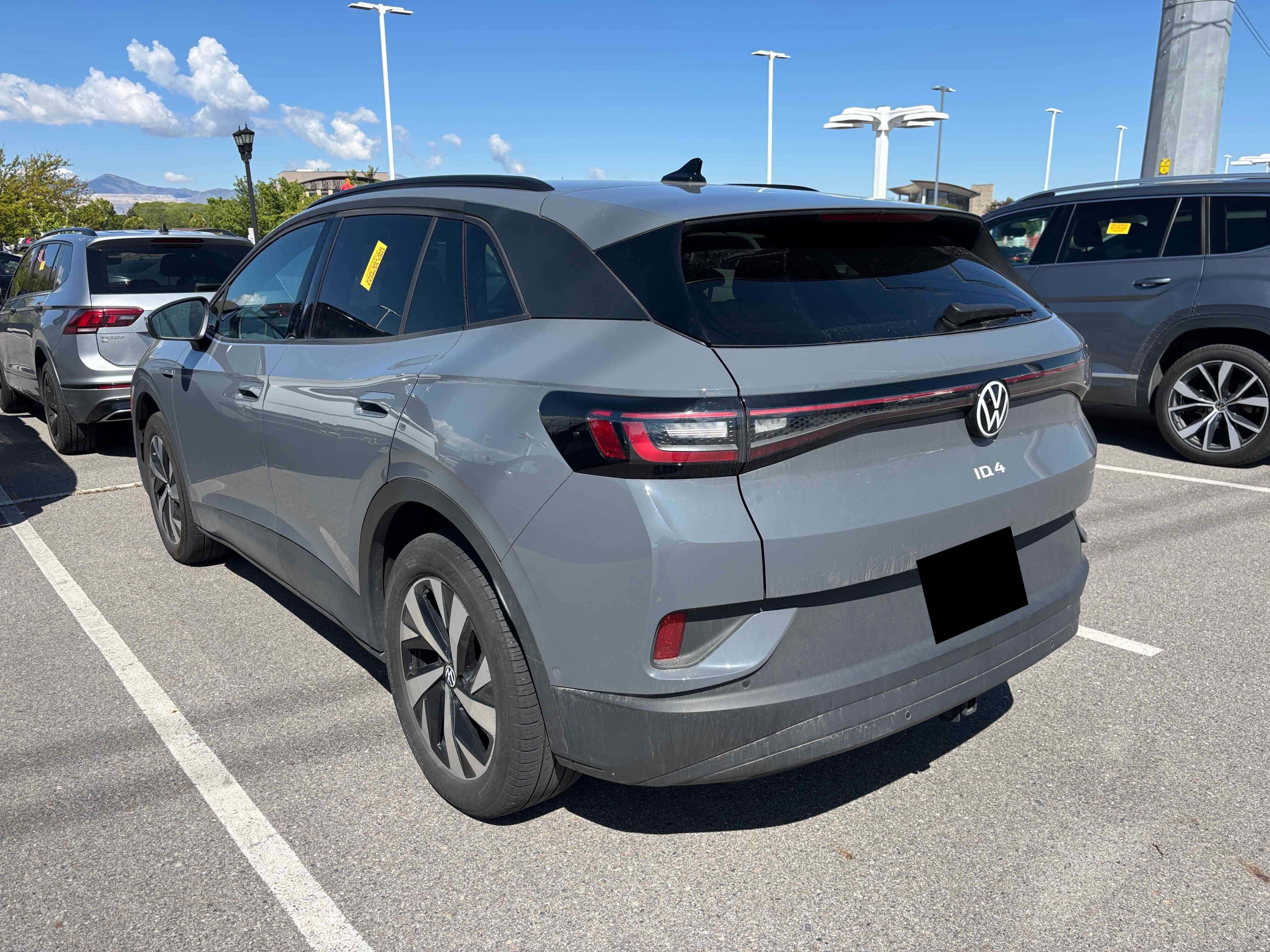 2023 Volkswagen ID.4 Pro