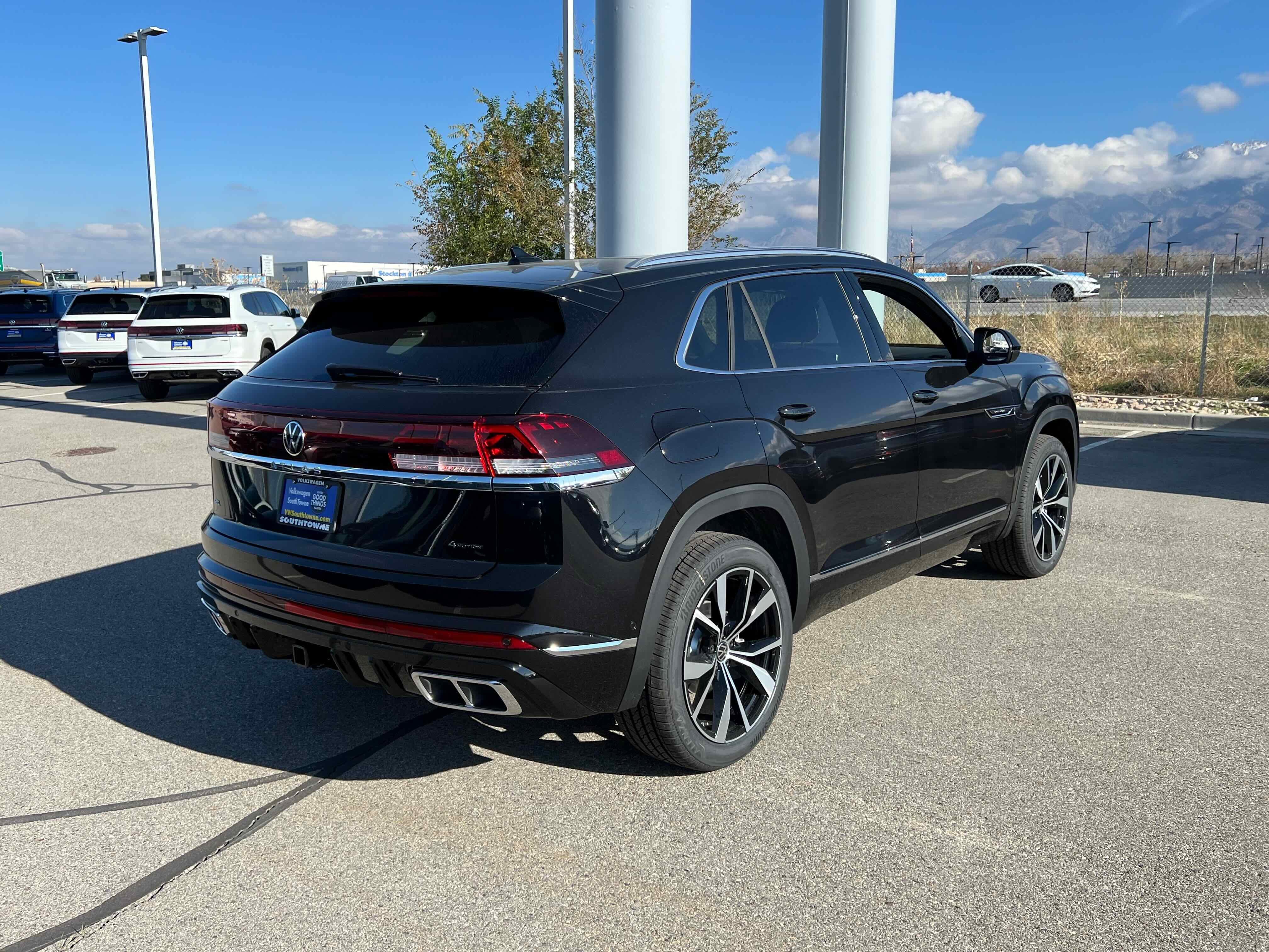 2026 Volkswagen Atlas Cross Sport 2.0T SEL Premium R-Line