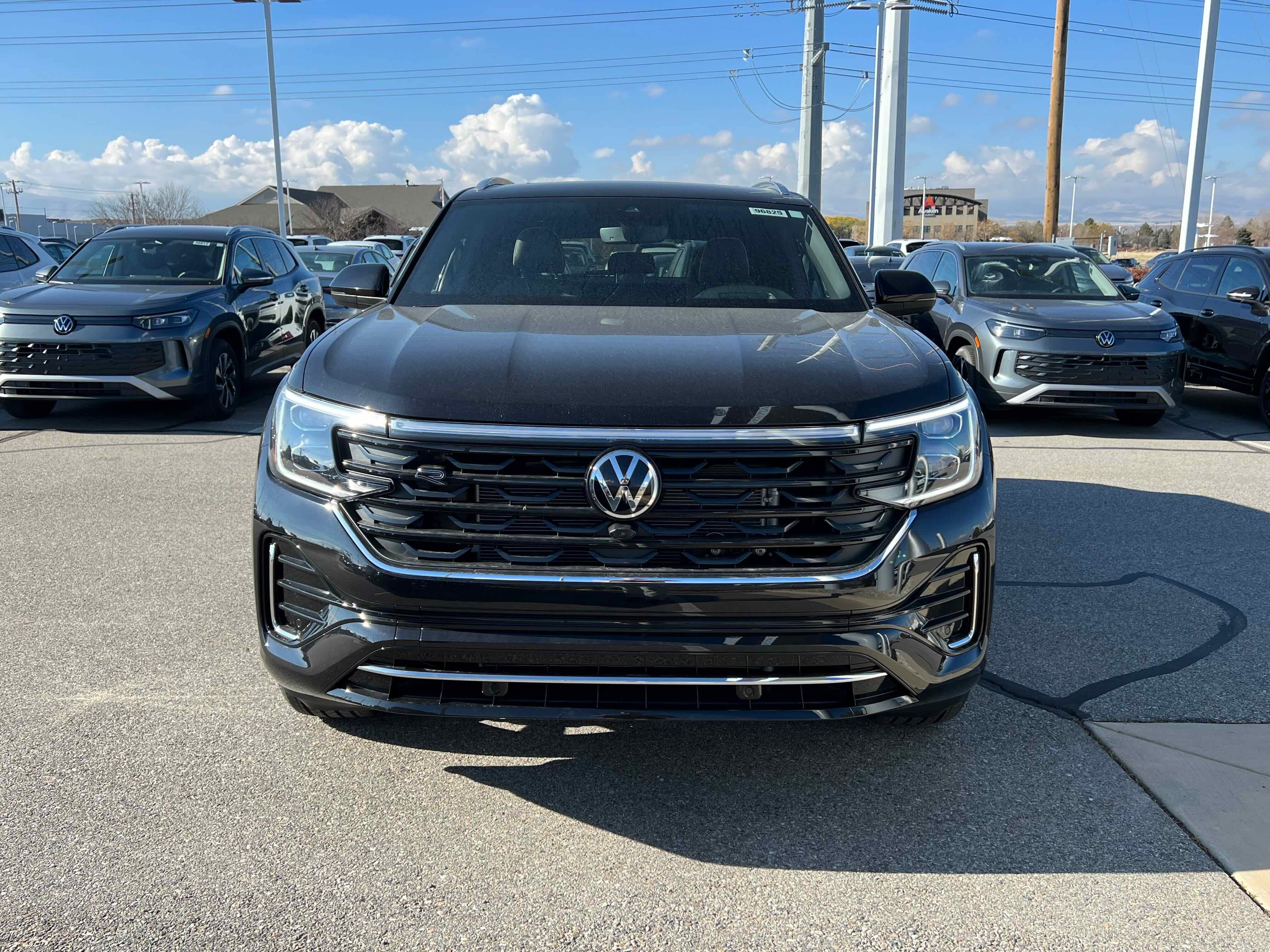 2026 Volkswagen Atlas Cross Sport 2.0T SEL Premium R-Line