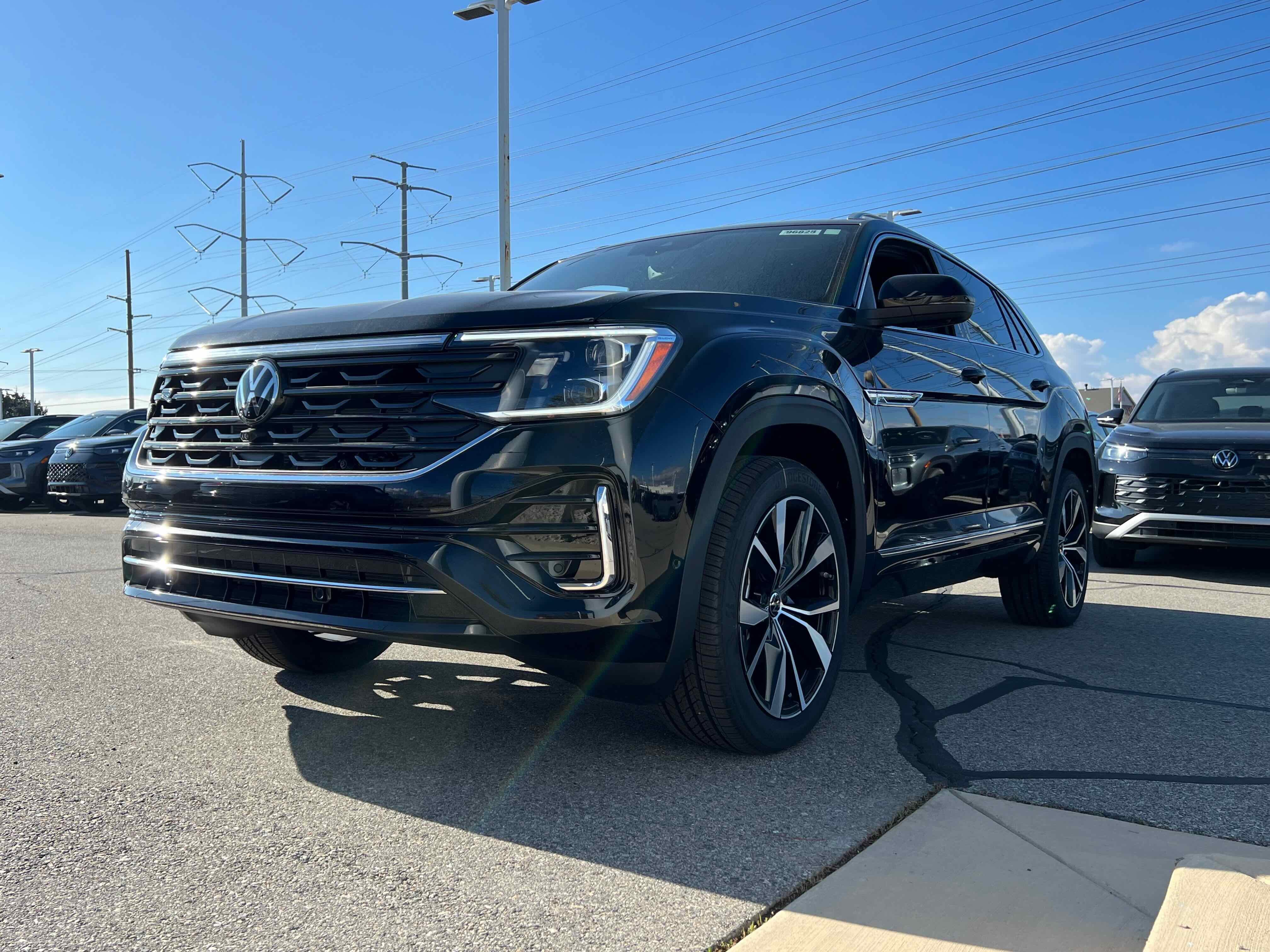 2026 Volkswagen Atlas Cross Sport 2.0T SEL Premium R-Line