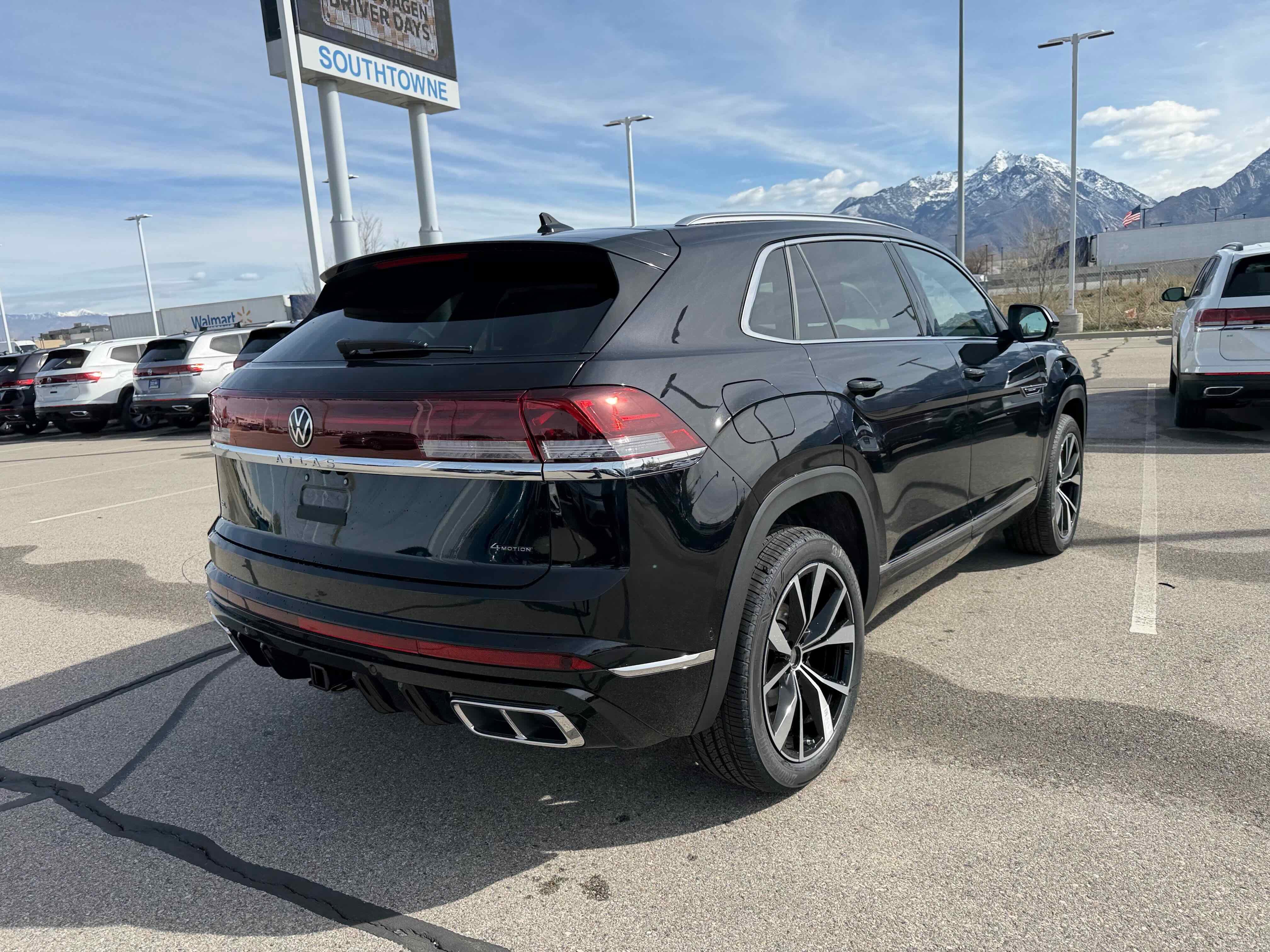 2026 Volkswagen Atlas Cross Sport 2.0T SEL Premium R-Line