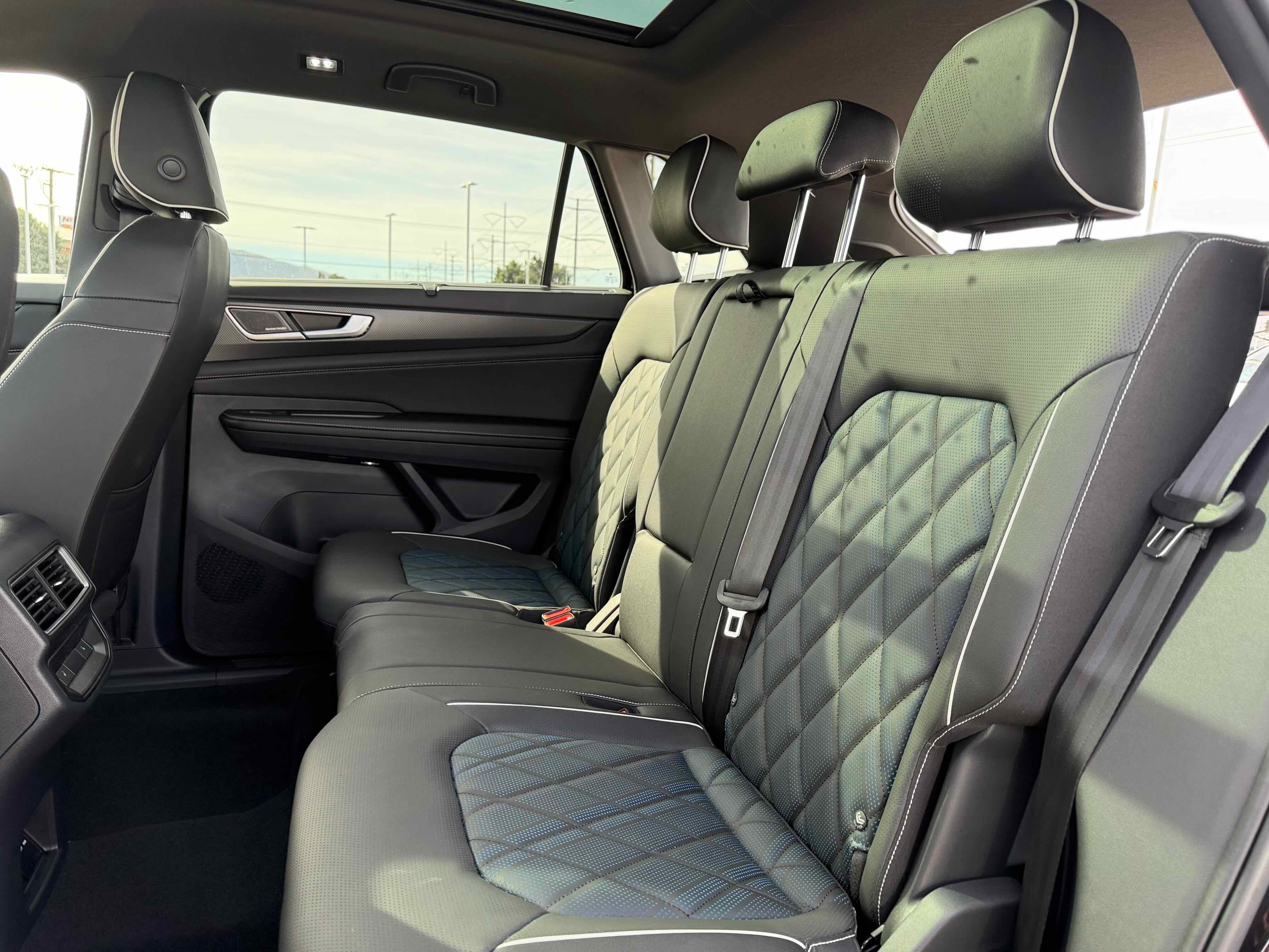 2026 Volkswagen Atlas Cross Sport 2.0T SEL Premium R-Line