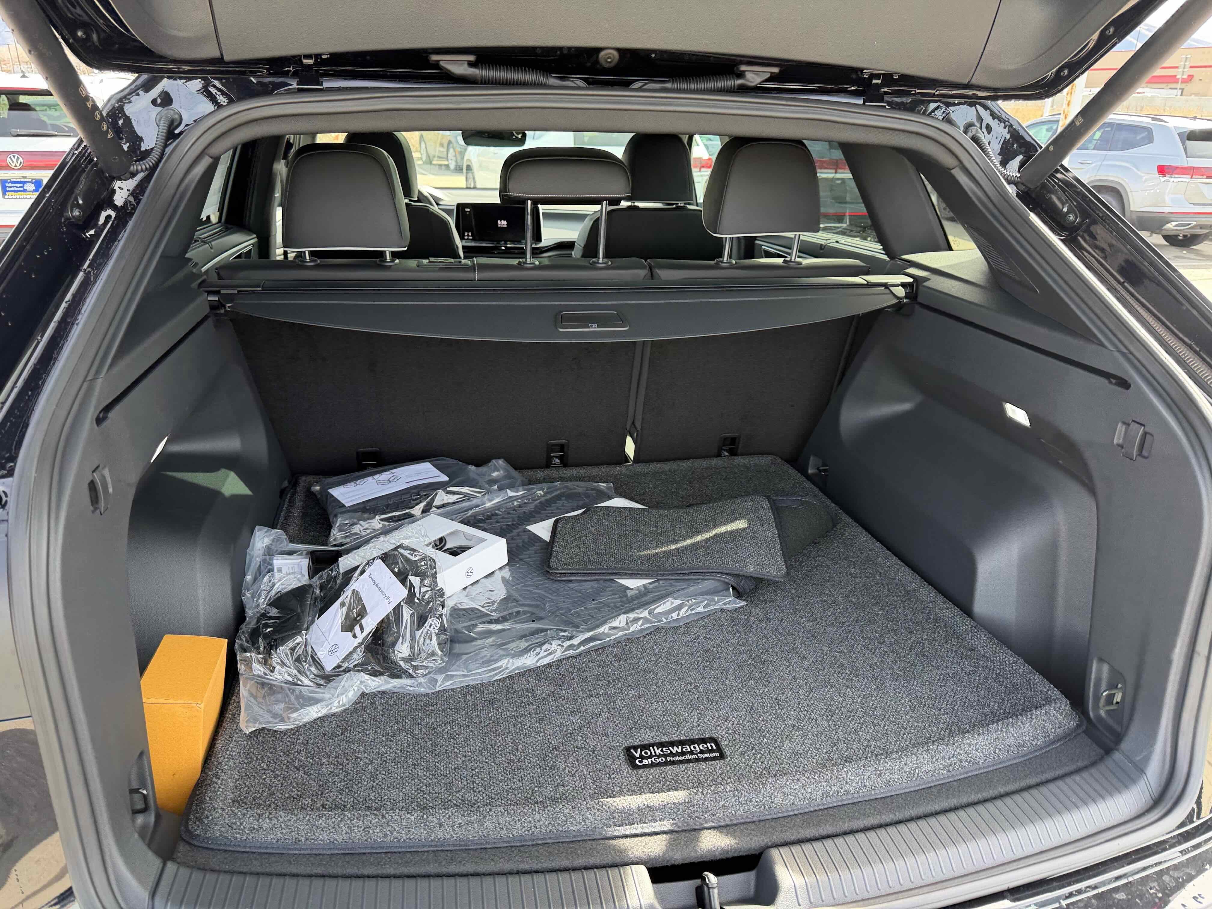 2026 Volkswagen Atlas Cross Sport 2.0T SEL Premium R-Line