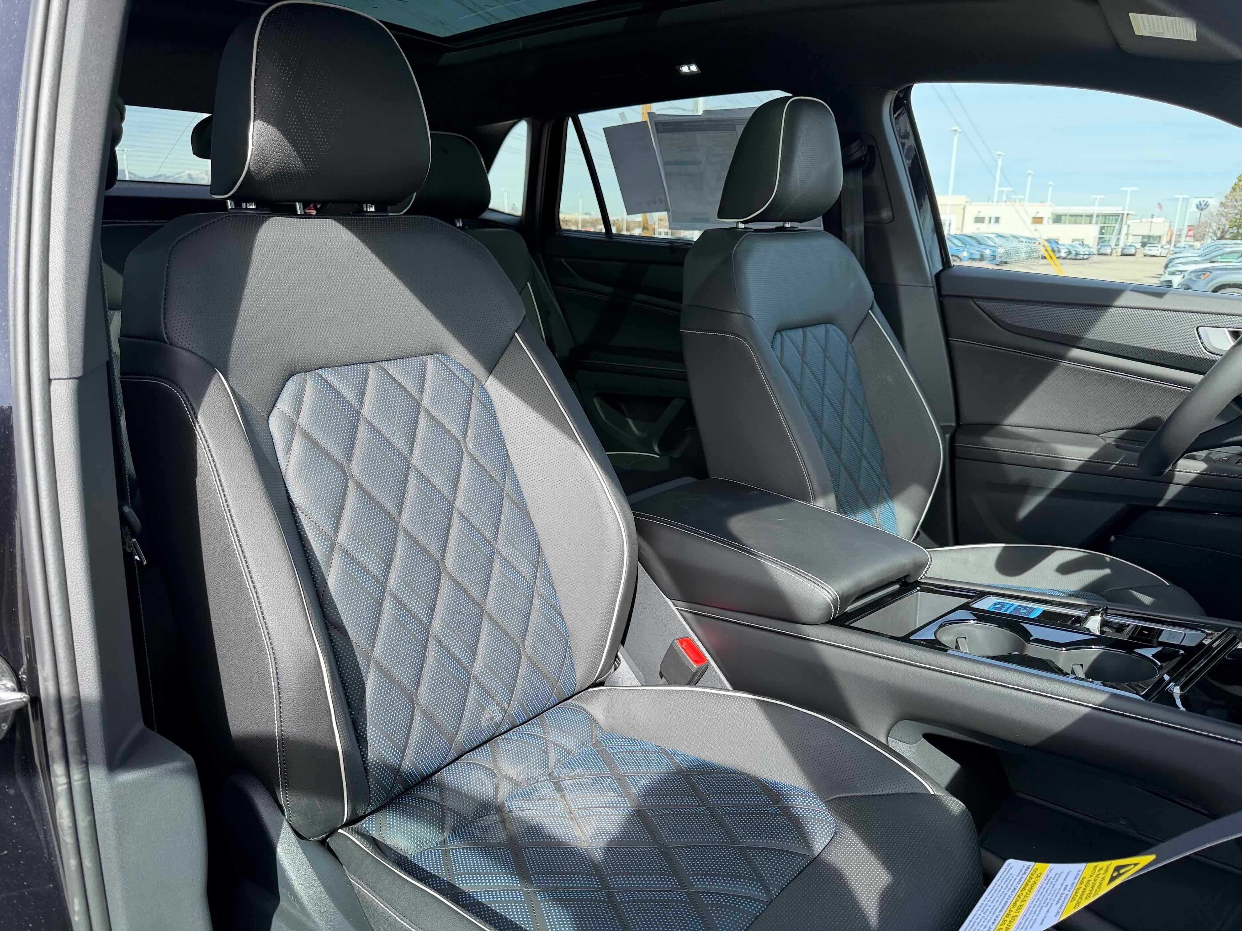 2026 Volkswagen Atlas Cross Sport 2.0T SEL Premium R-Line