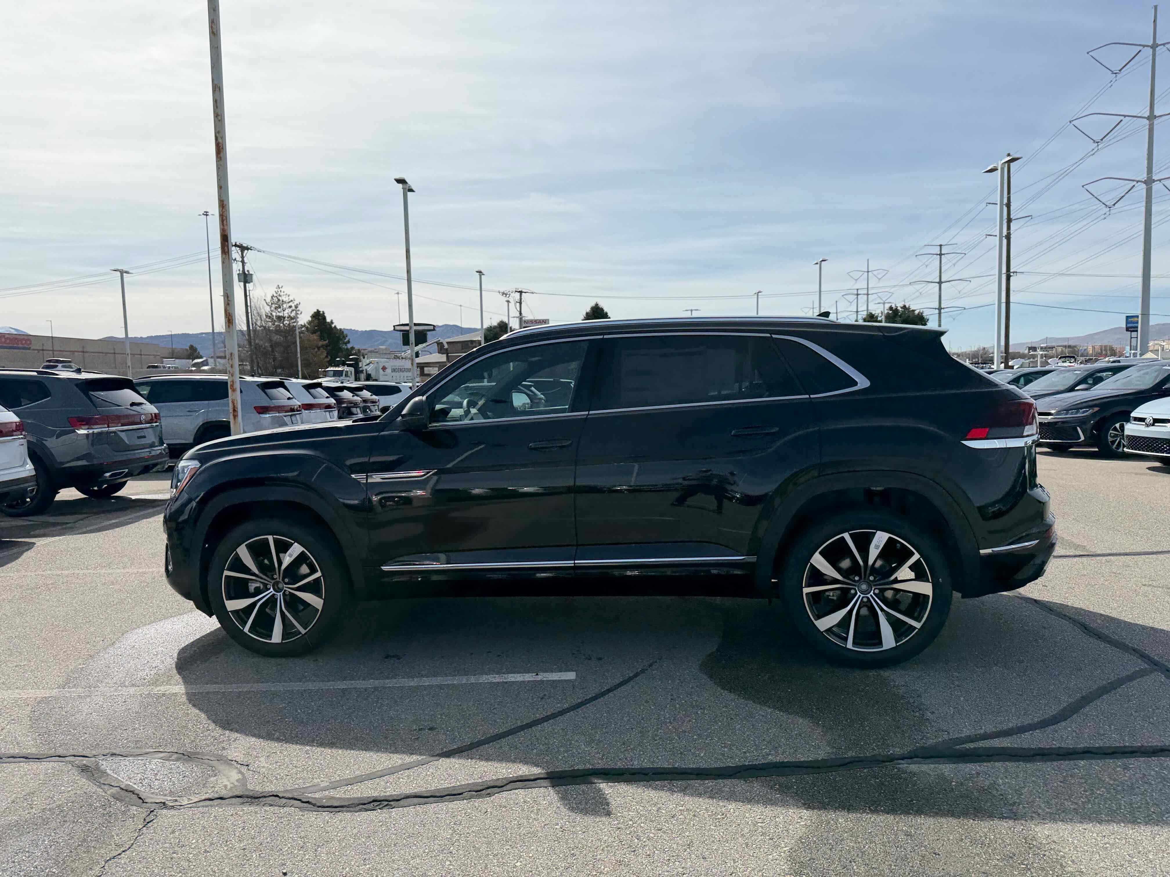 2026 Volkswagen Atlas Cross Sport 2.0T SEL Premium R-Line