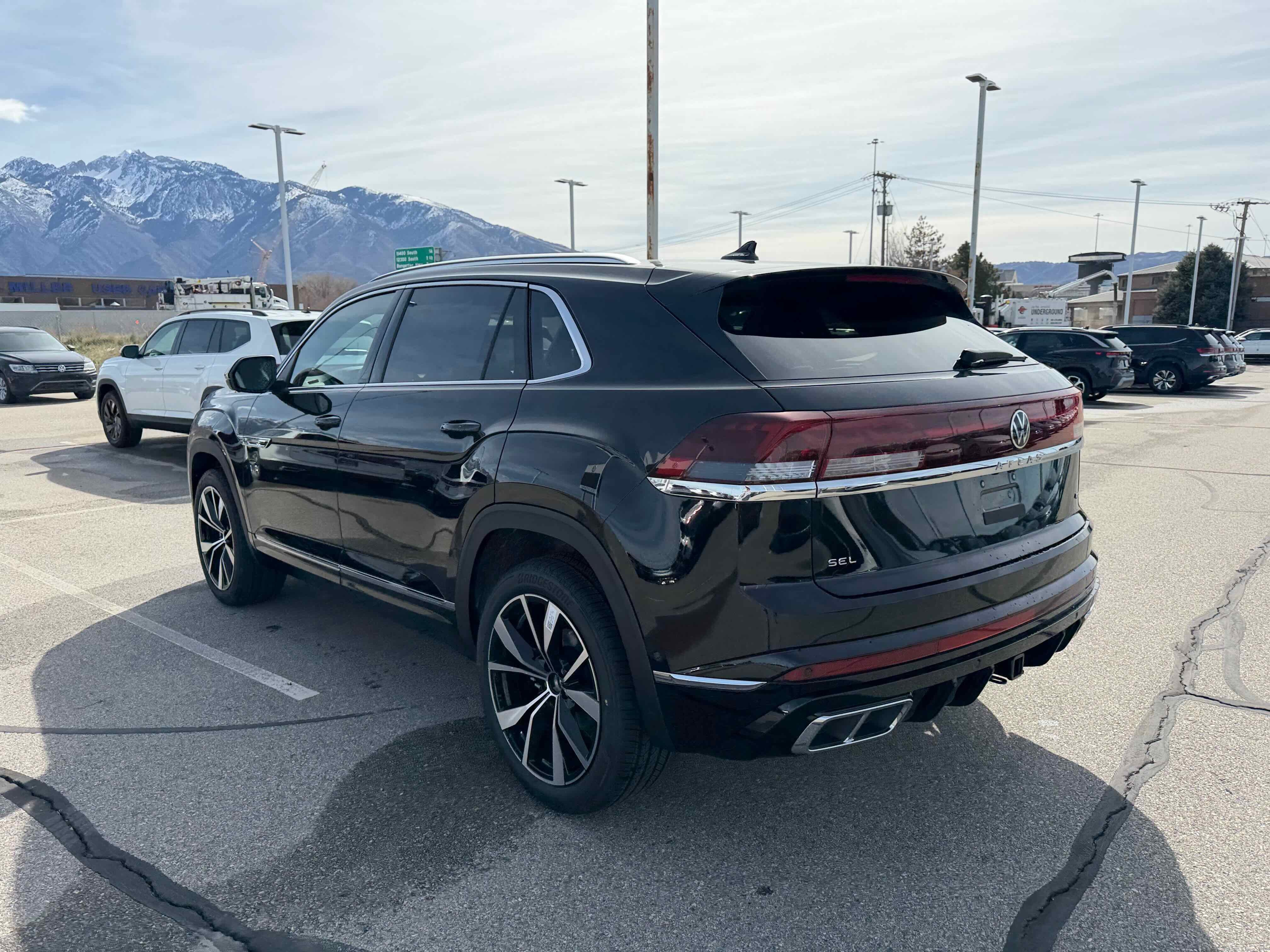 2026 Volkswagen Atlas Cross Sport 2.0T SEL Premium R-Line