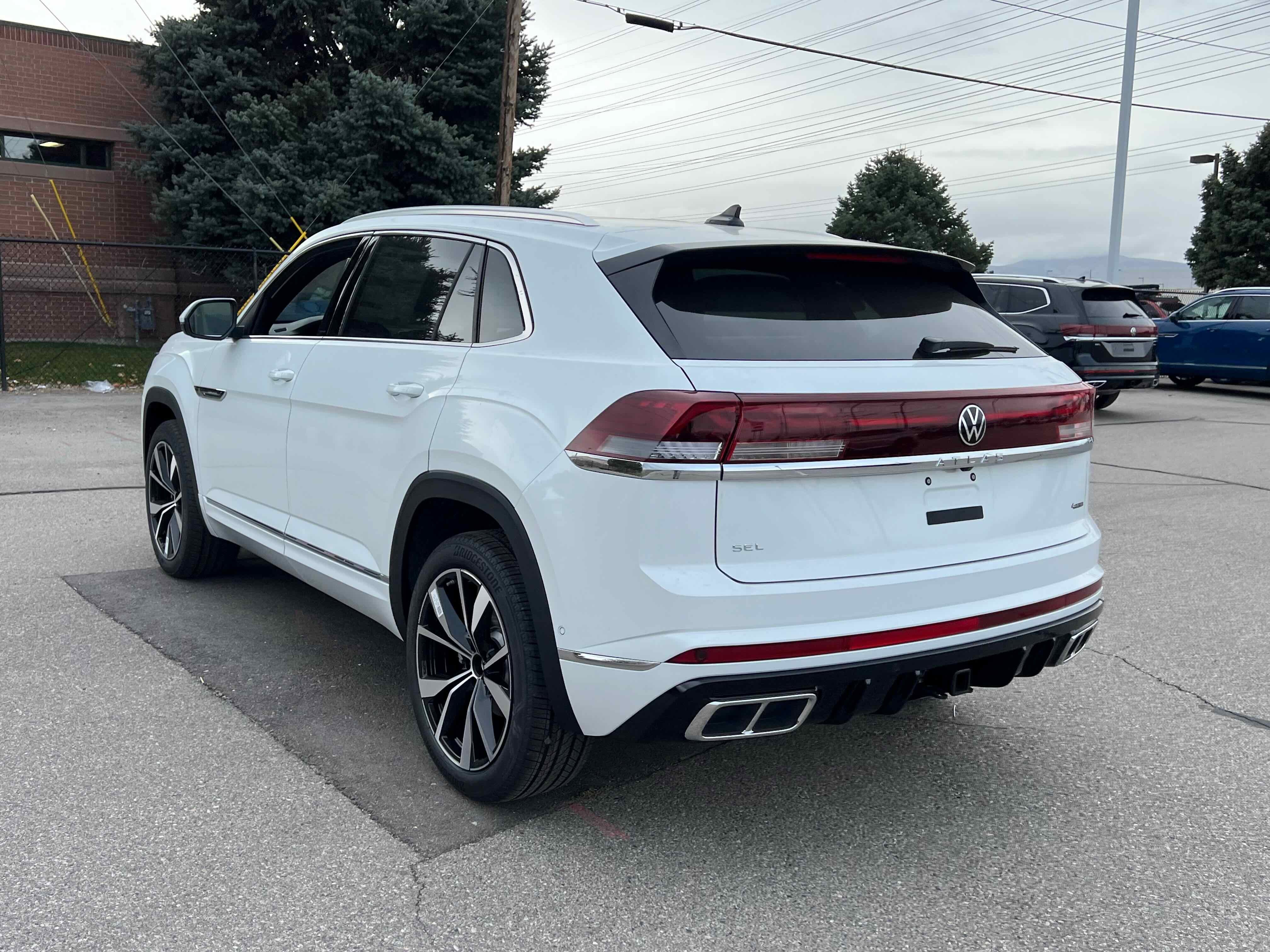 2026 Volkswagen Atlas Cross Sport 2.0T SEL Premium R-Line