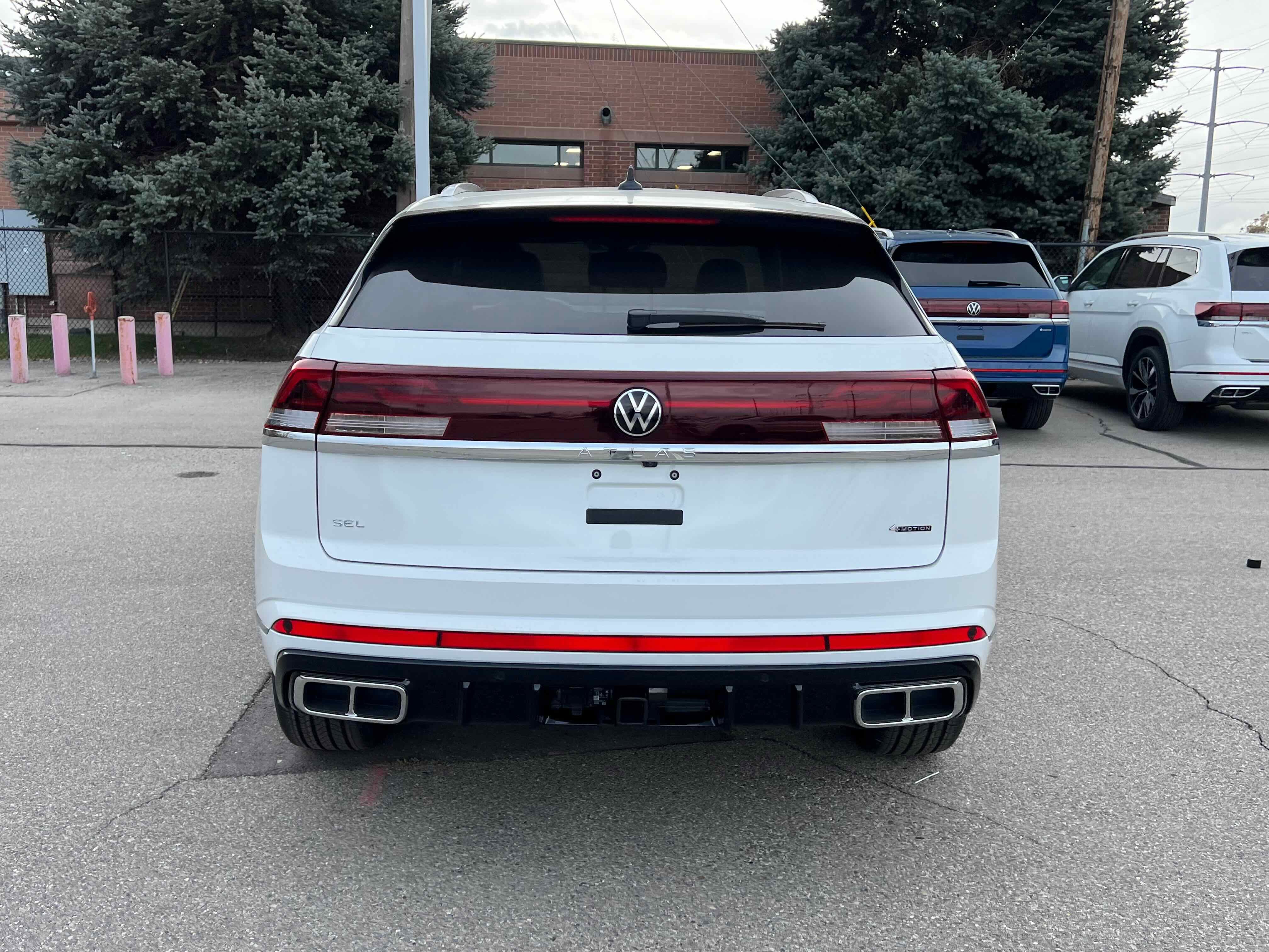 2026 Volkswagen Atlas Cross Sport 2.0T SEL Premium R-Line