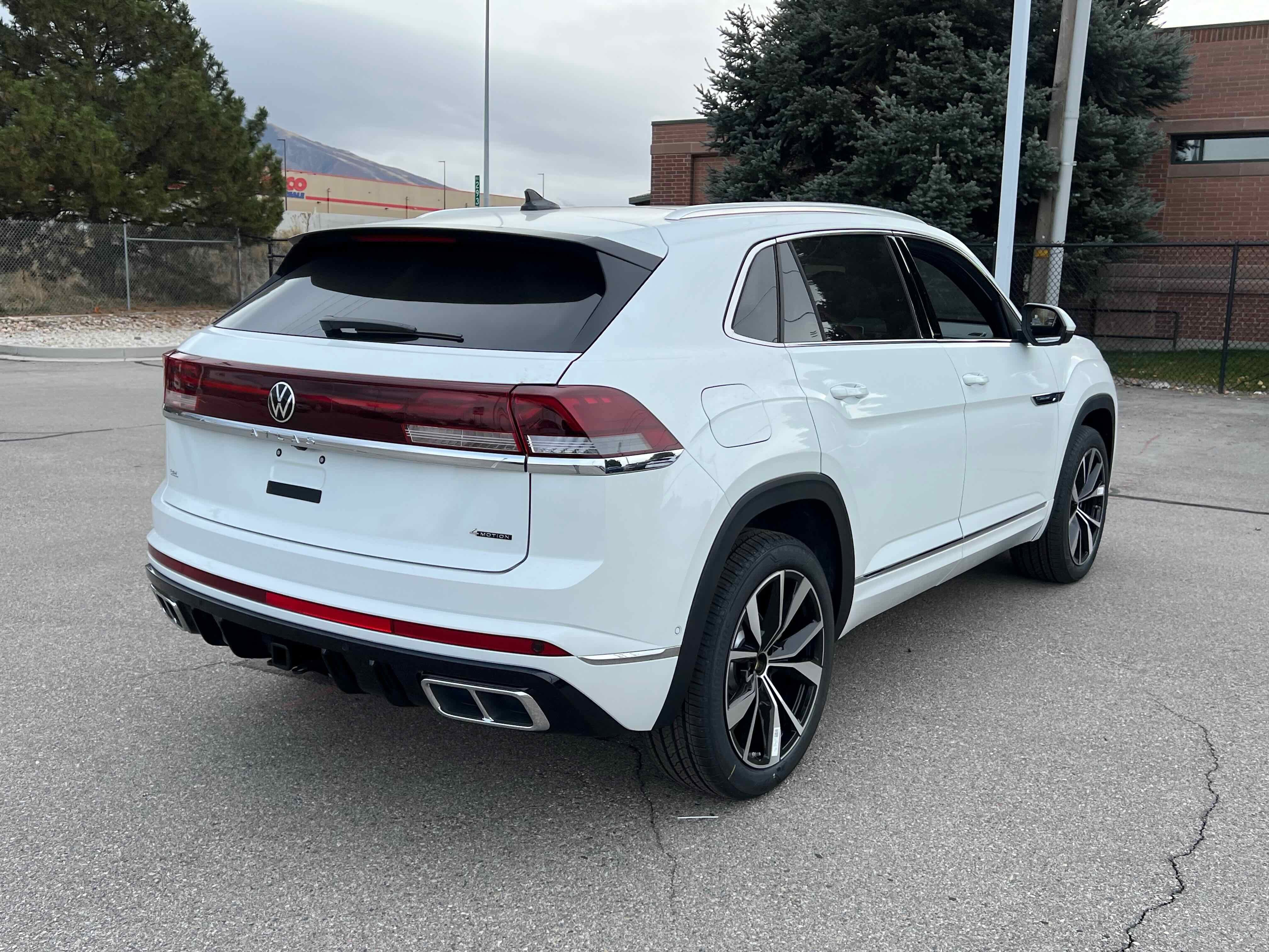2026 Volkswagen Atlas Cross Sport 2.0T SEL Premium R-Line