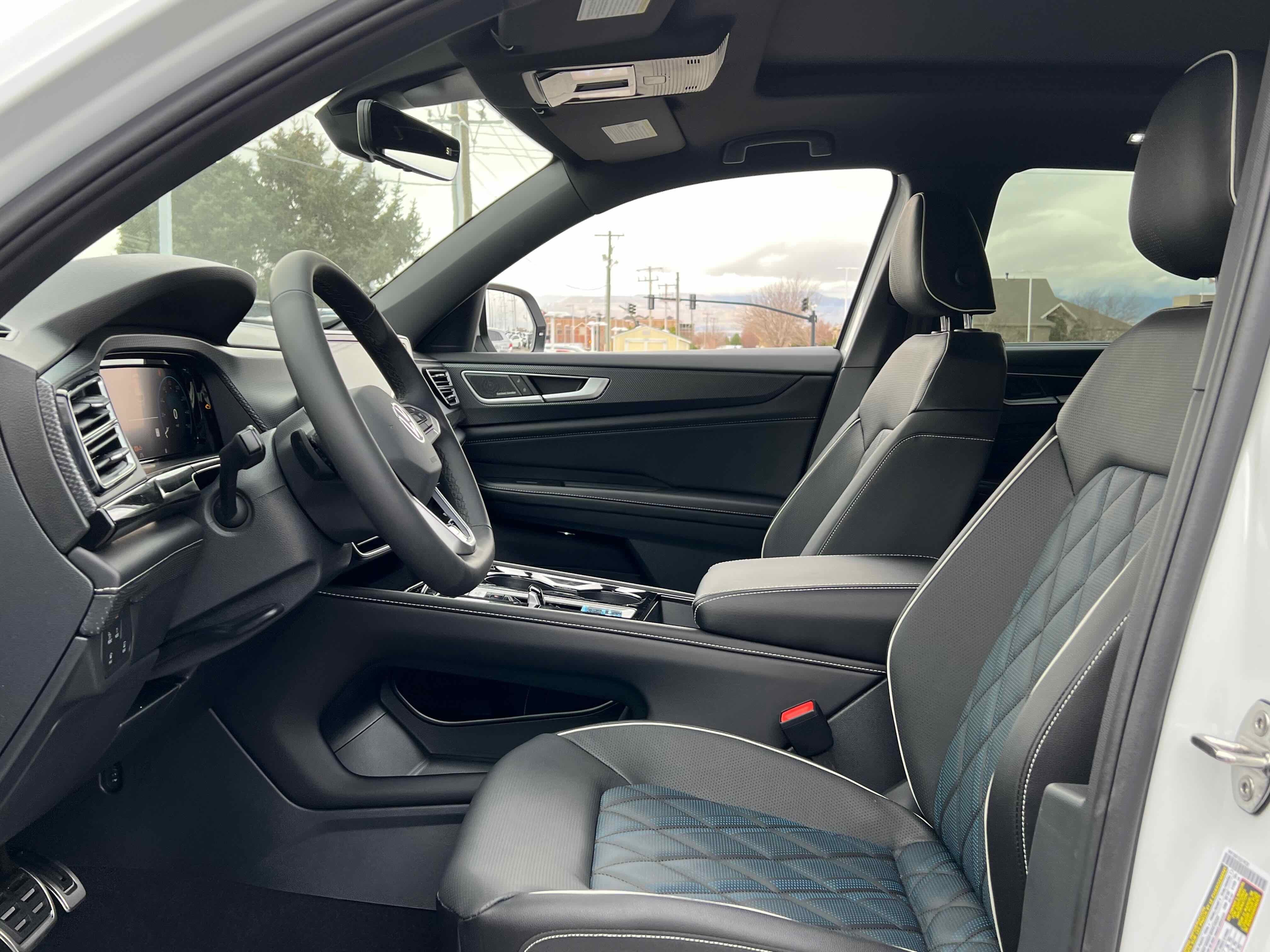 2026 Volkswagen Atlas Cross Sport 2.0T SEL Premium R-Line