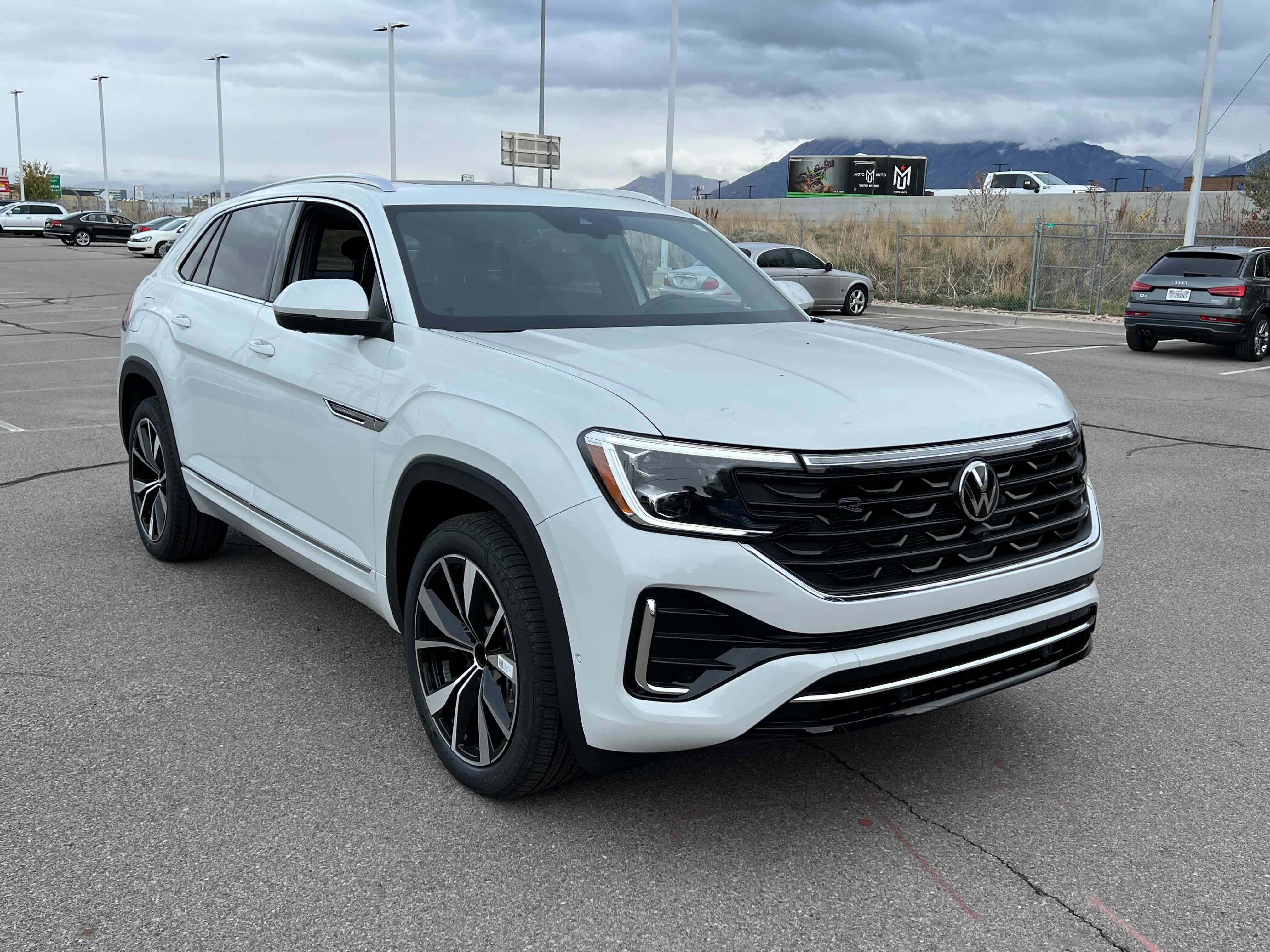 2026 Volkswagen Atlas Cross Sport 2.0T SEL Premium R-Line