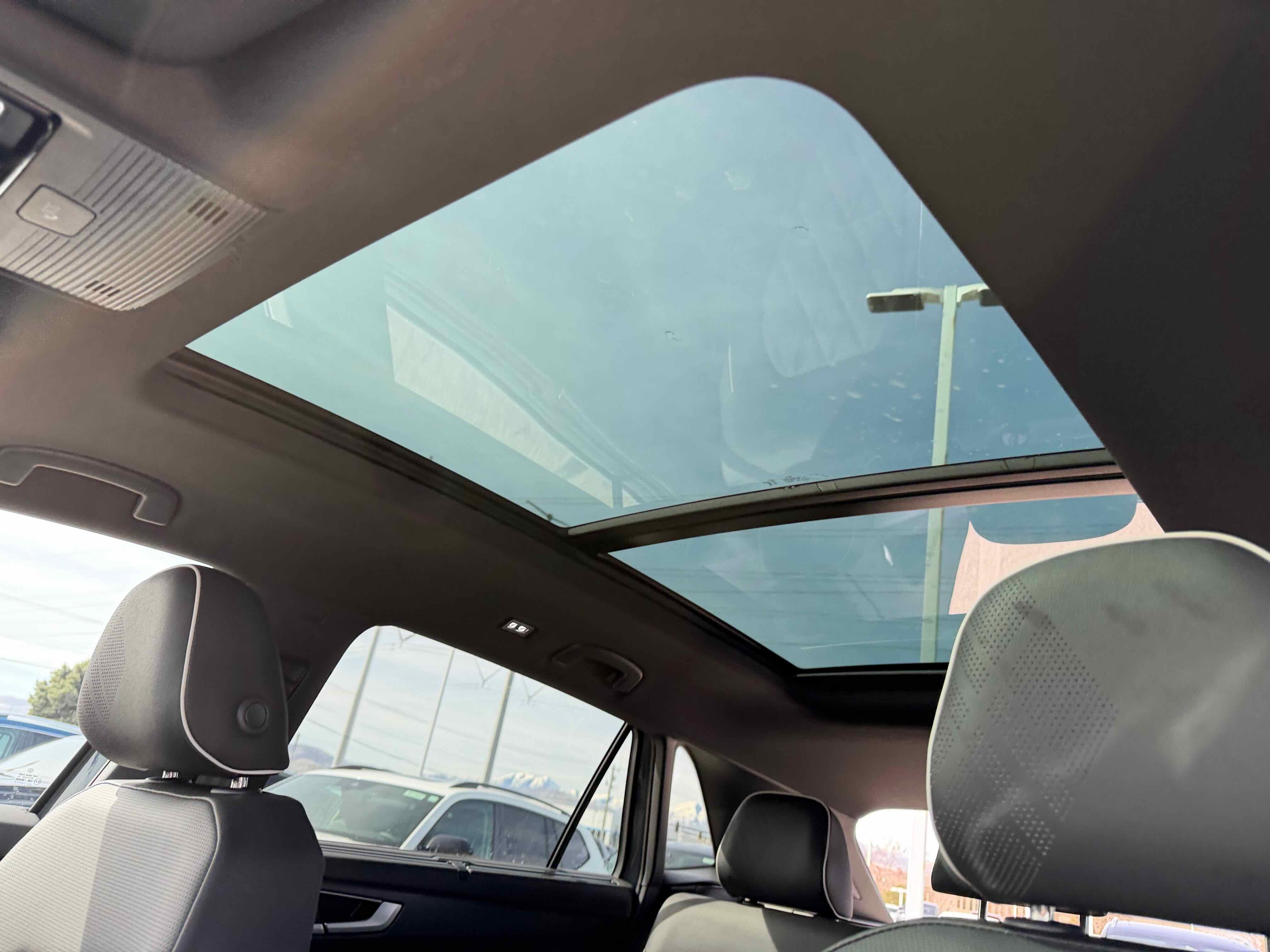 2026 Volkswagen Atlas Cross Sport 2.0T SEL Premium R-Line