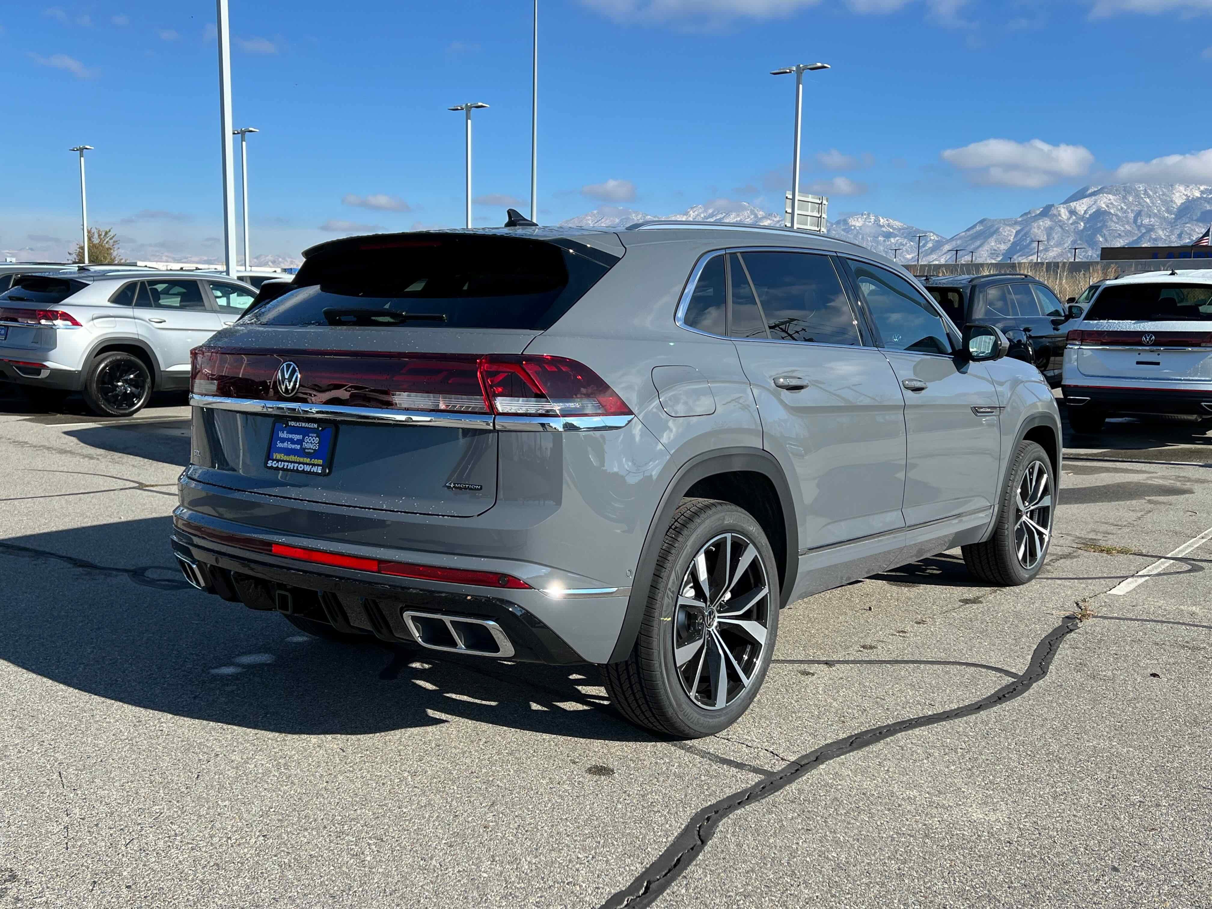 2026 Volkswagen Atlas Cross Sport 2.0T SEL Premium R-Line