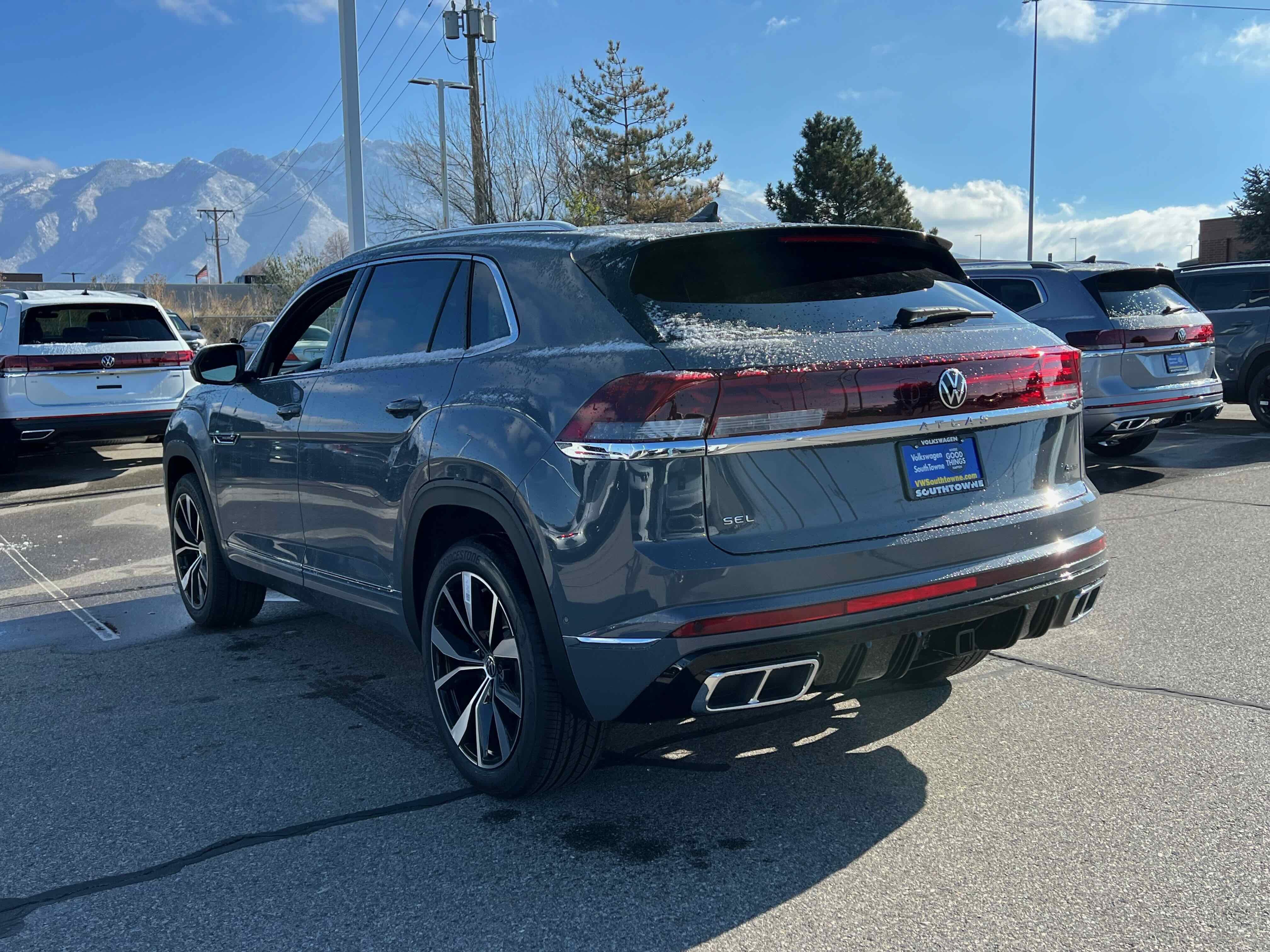 2026 Volkswagen Atlas Cross Sport 2.0T SEL Premium R-Line