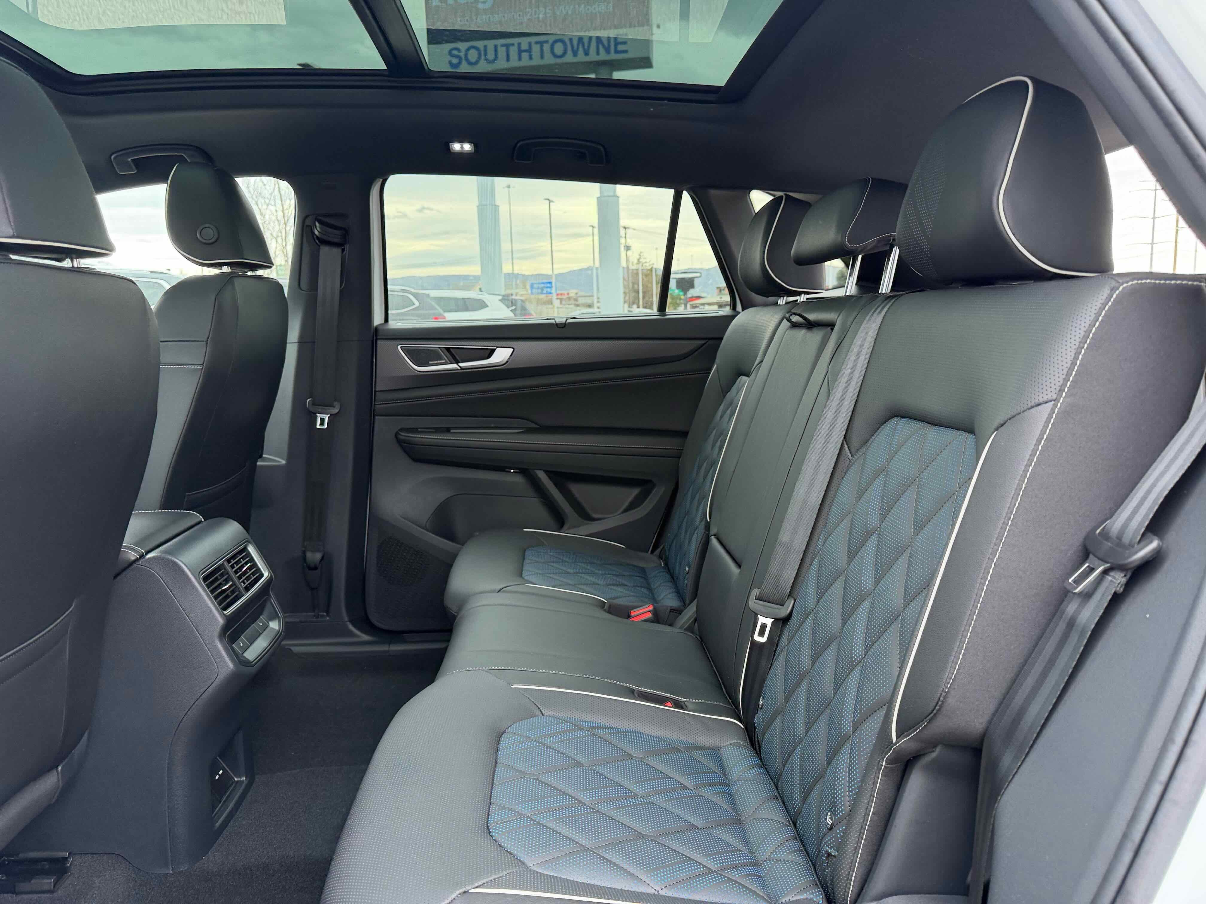 2026 Volkswagen Atlas Cross Sport 2.0T SEL Premium R-Line