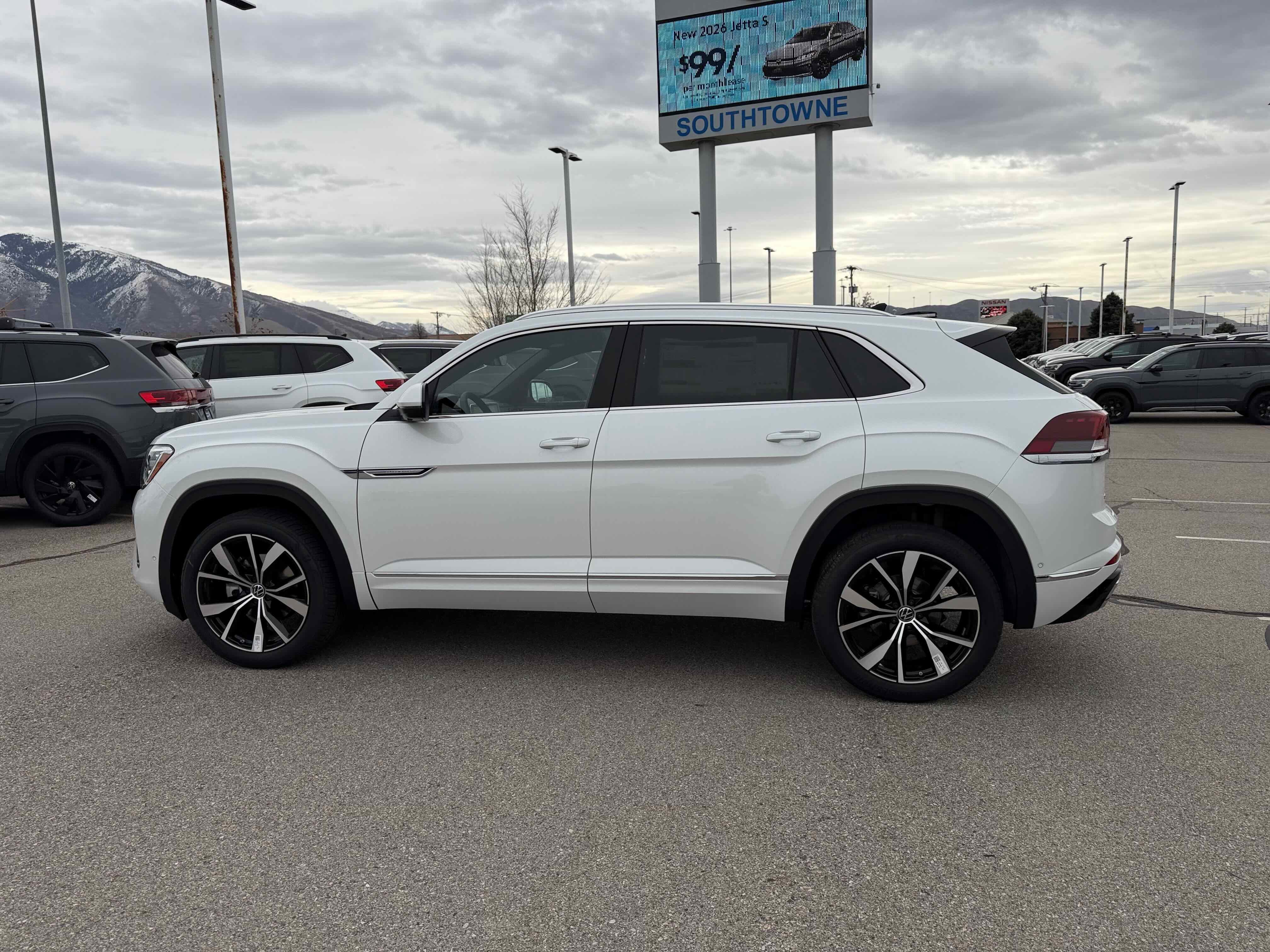 2026 Volkswagen Atlas Cross Sport 2.0T SEL Premium R-Line