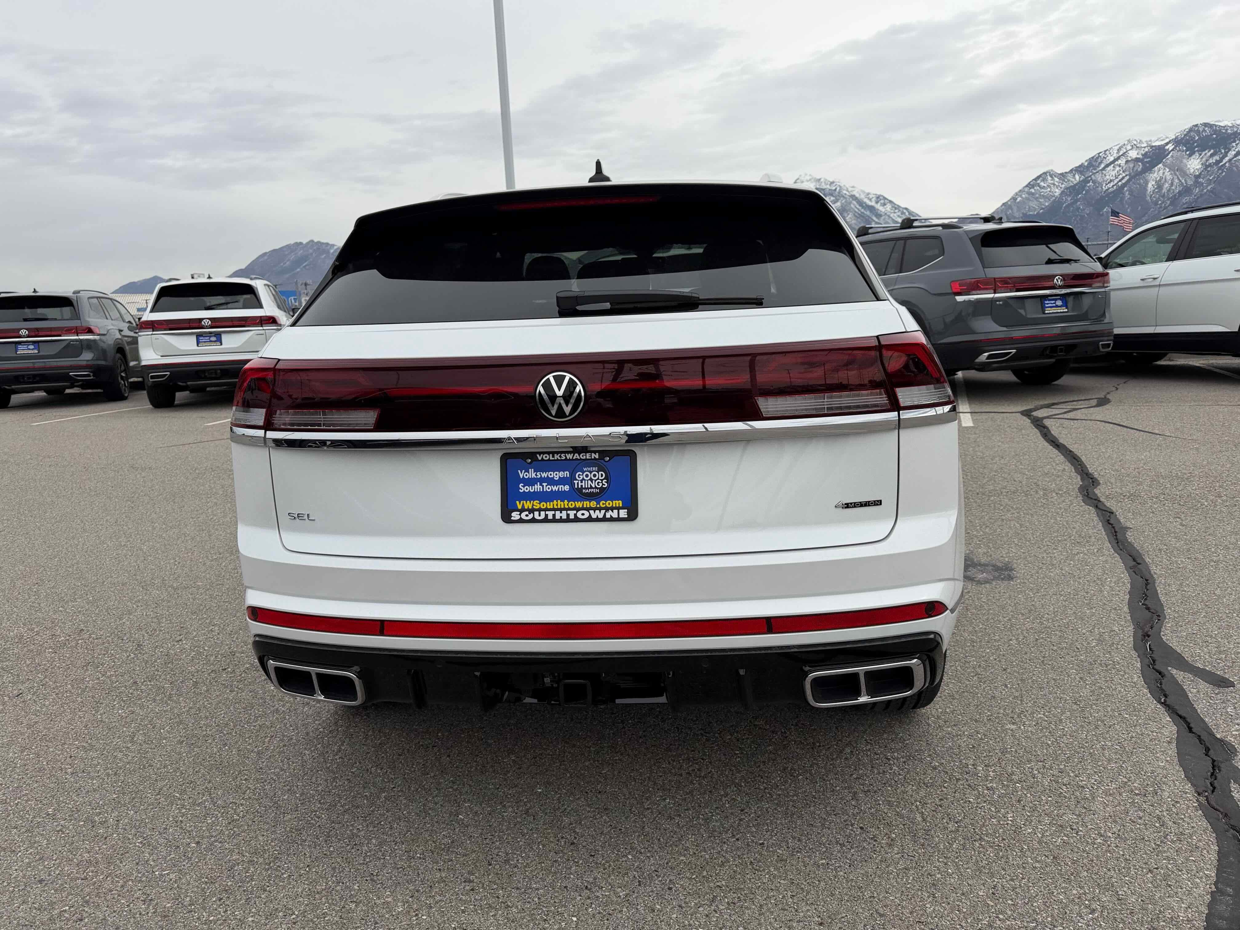 2026 Volkswagen Atlas Cross Sport 2.0T SEL Premium R-Line