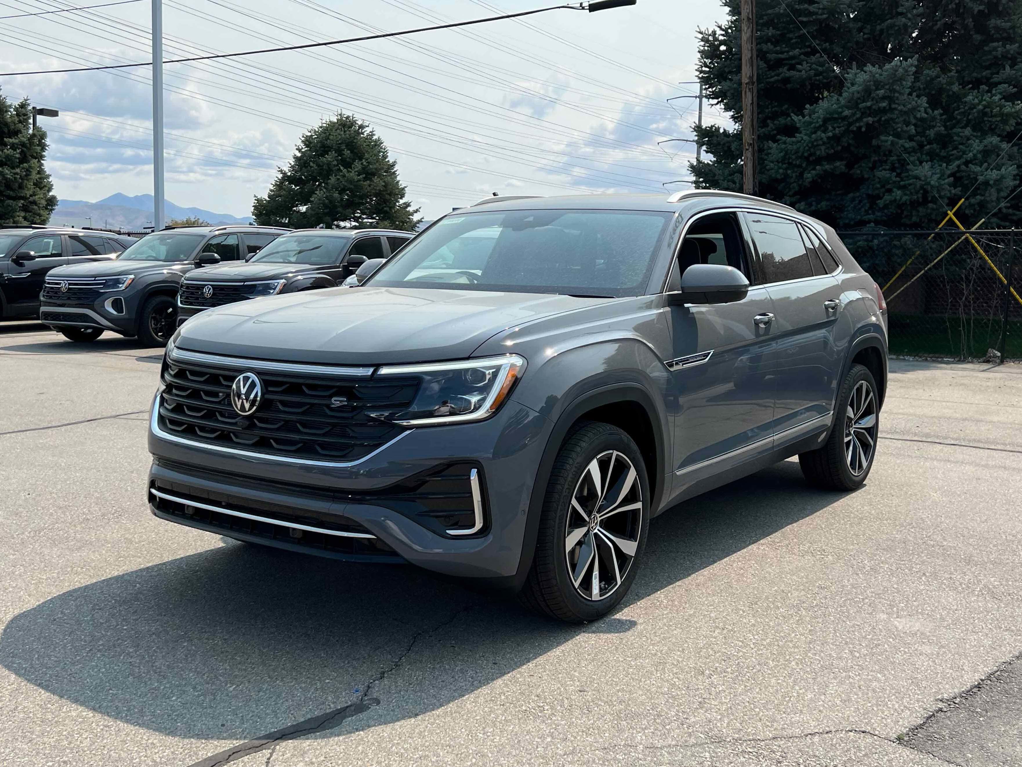 2026 Volkswagen Atlas Cross Sport 2.0T SEL Premium R-Line