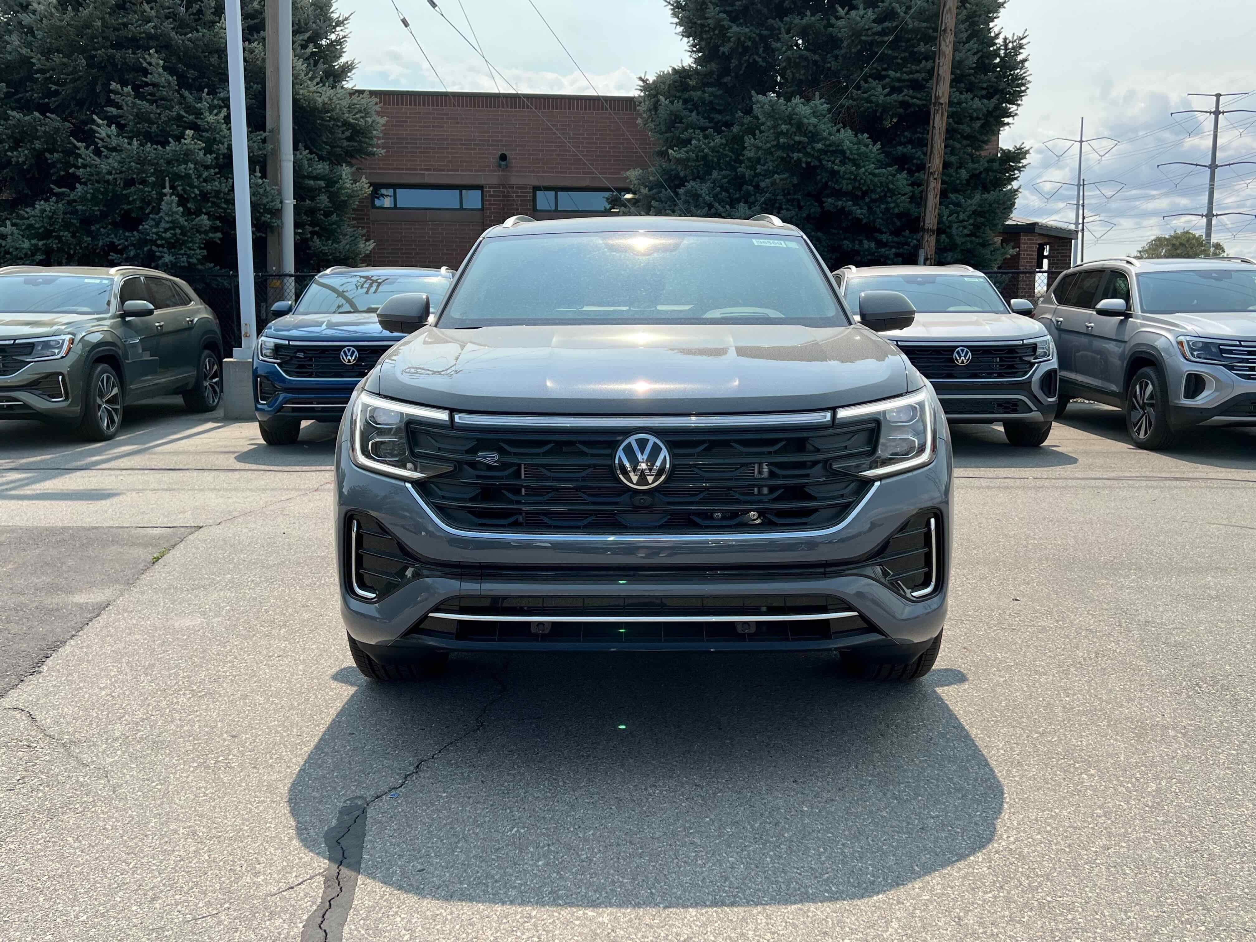 2026 Volkswagen Atlas Cross Sport 2.0T SEL Premium R-Line