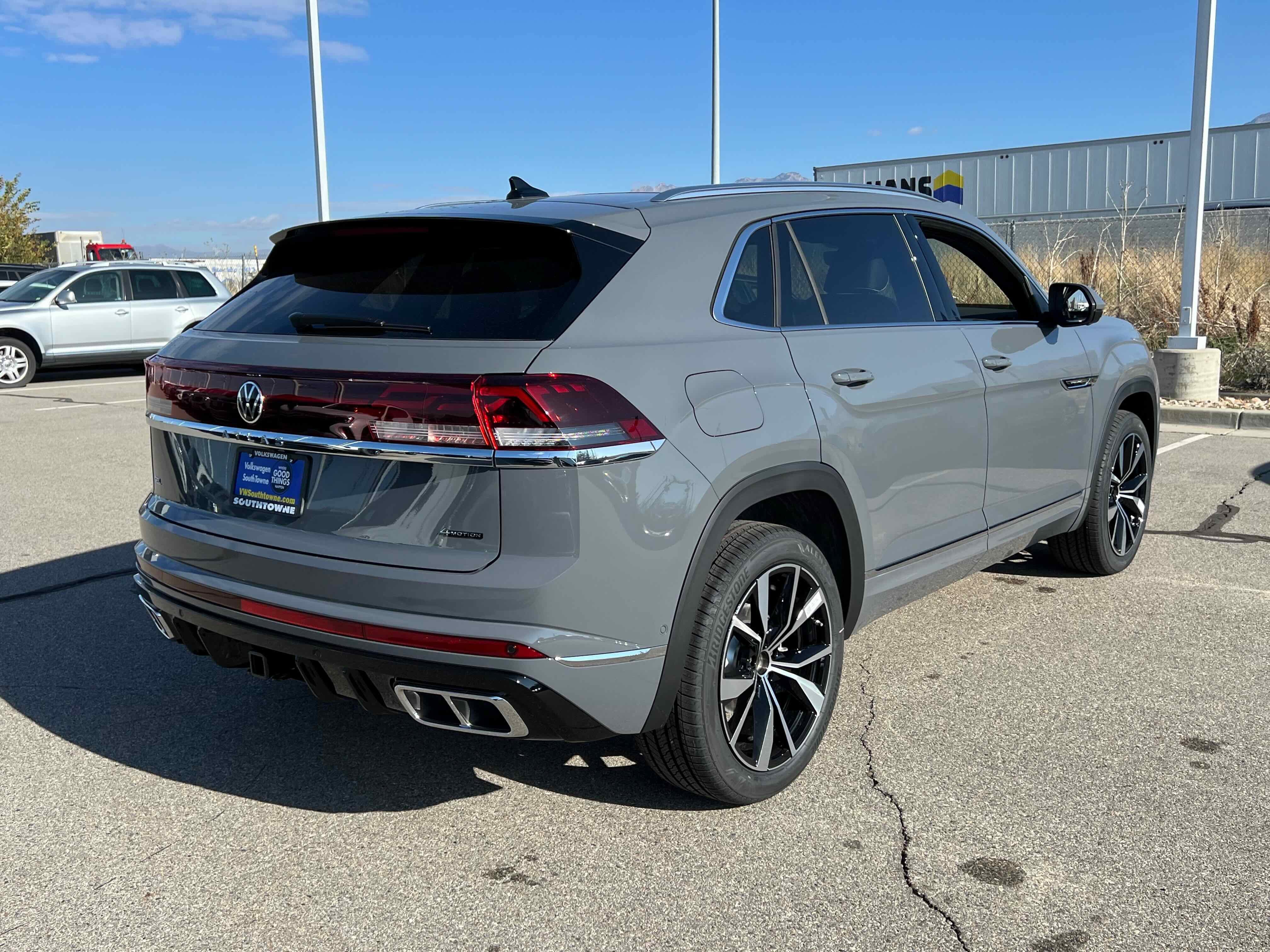 2026 Volkswagen Atlas Cross Sport 2.0T SEL Premium R-Line