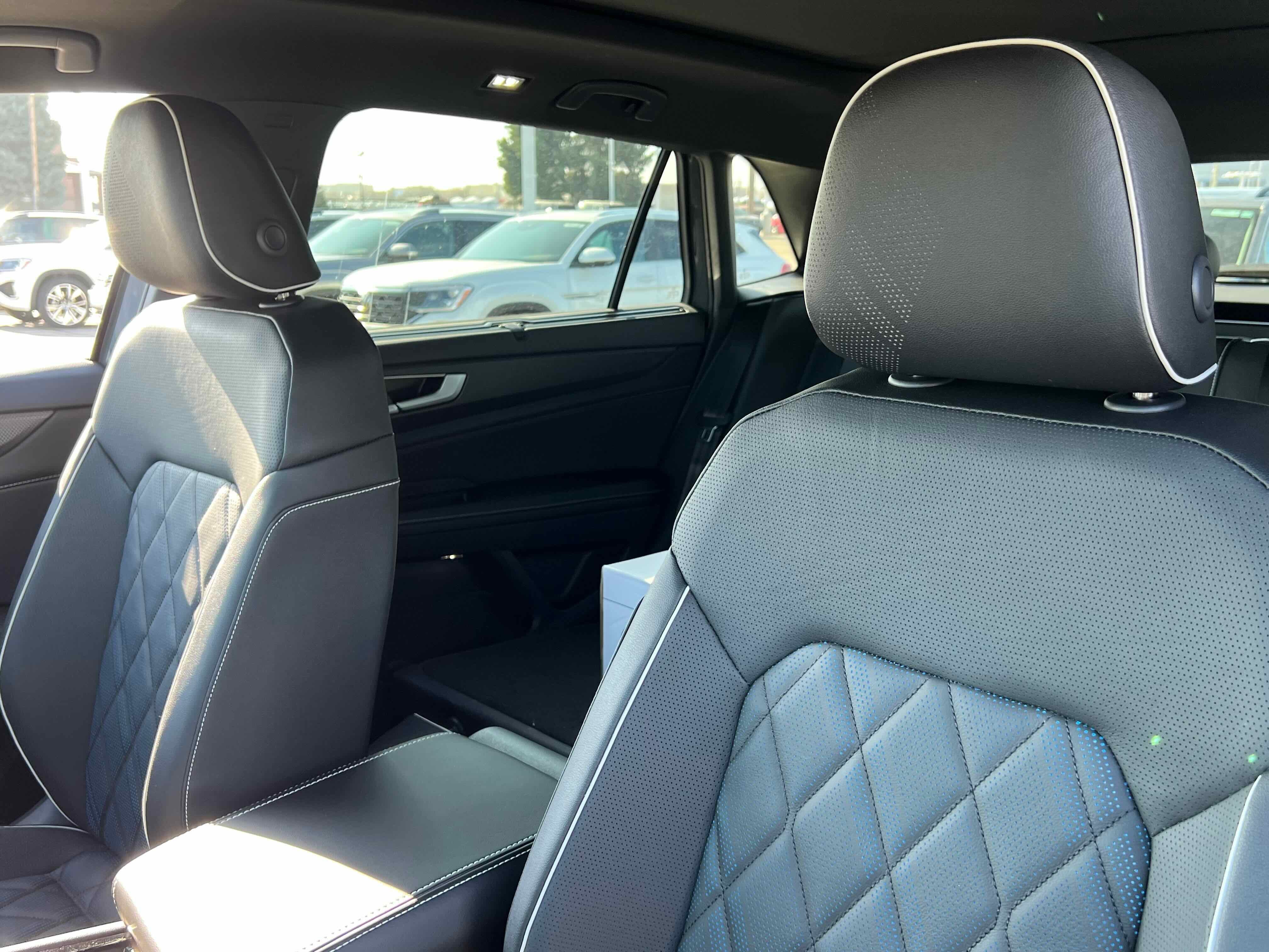 2026 Volkswagen Atlas Cross Sport 2.0T SEL Premium R-Line