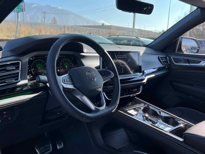 2026 Volkswagen Atlas Cross Sport 2.0T SEL Premium R-Line