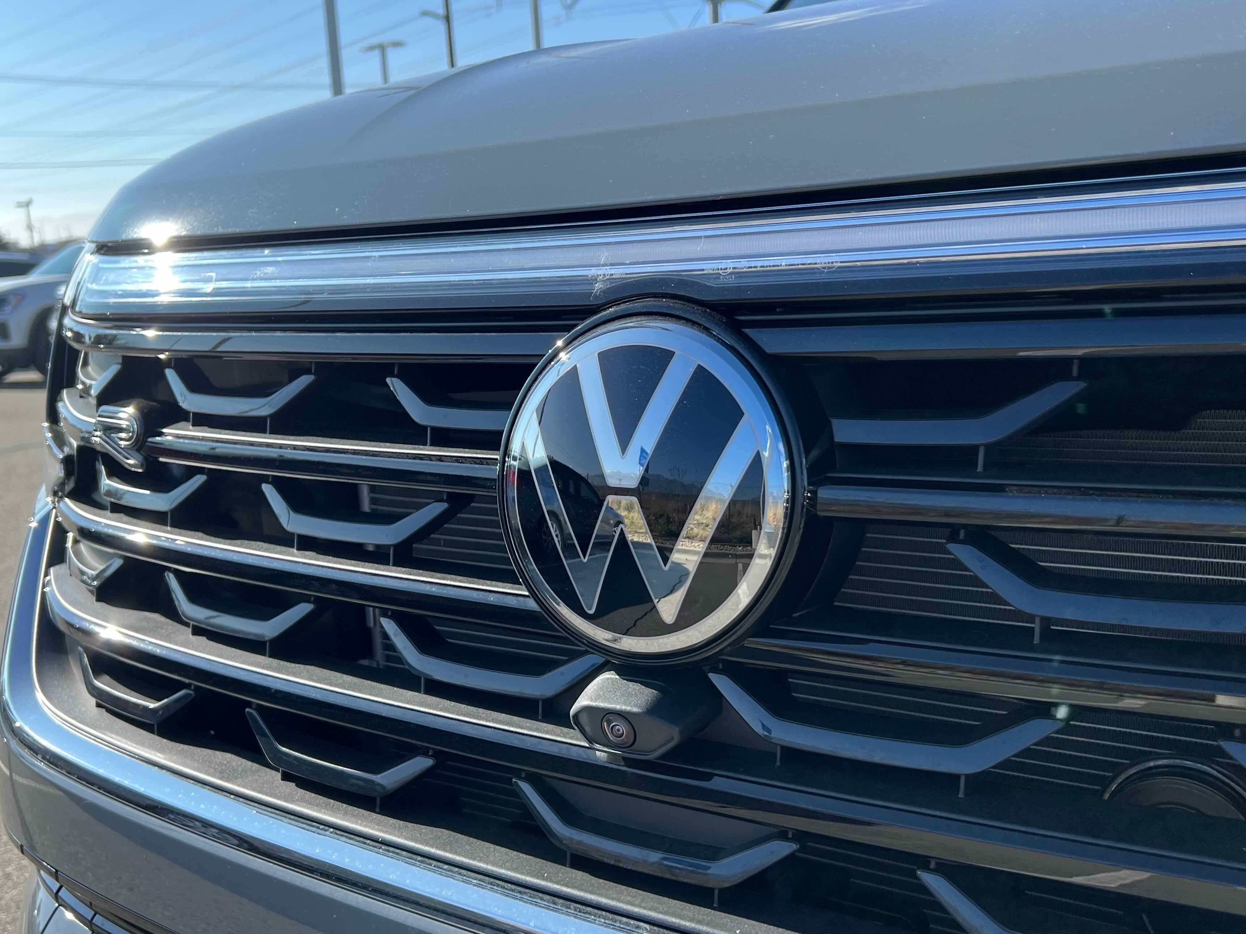 2026 Volkswagen Atlas Cross Sport 2.0T SEL Premium R-Line