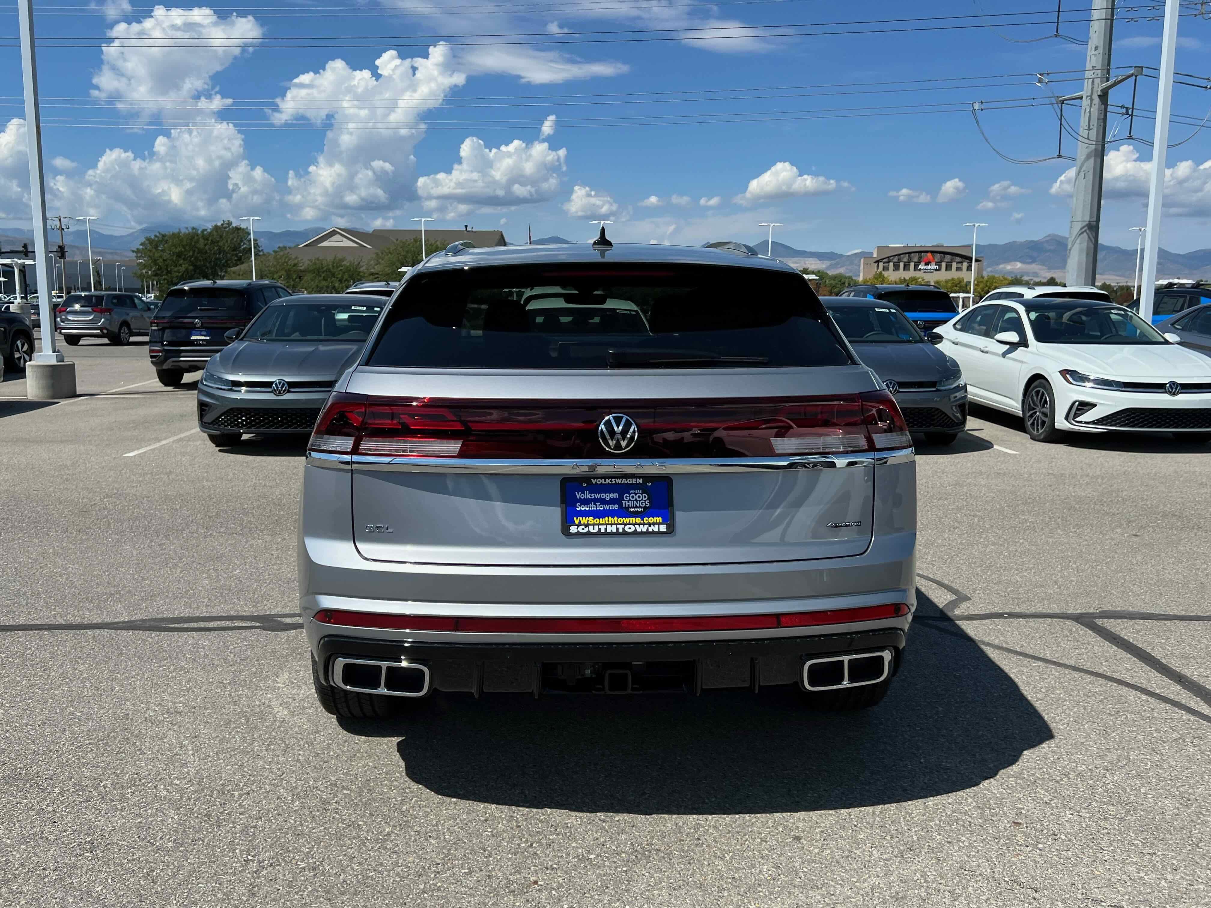 2026 Volkswagen Atlas Cross Sport 2.0T SEL Premium R-Line