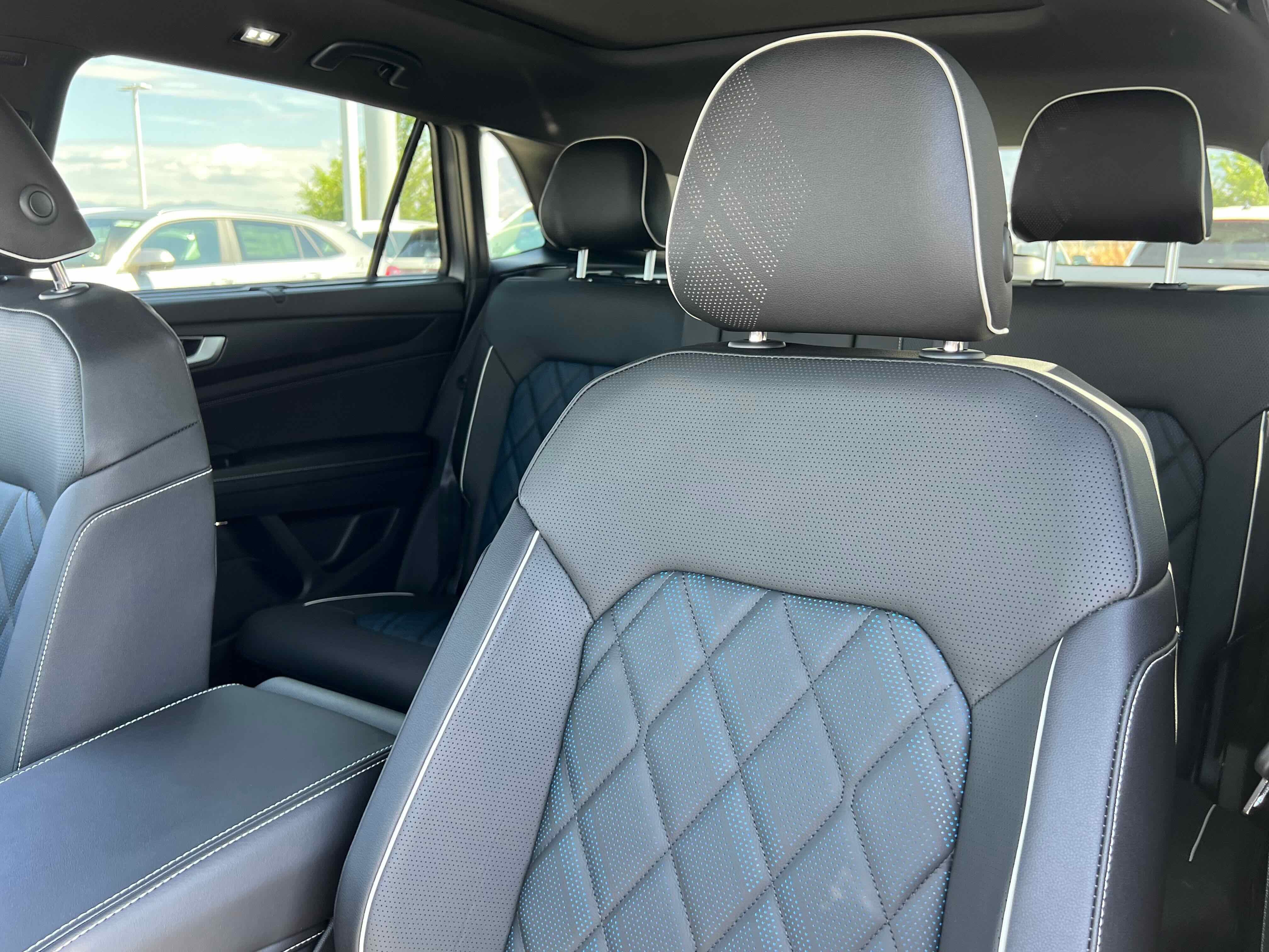 2026 Volkswagen Atlas Cross Sport 2.0T SEL Premium R-Line