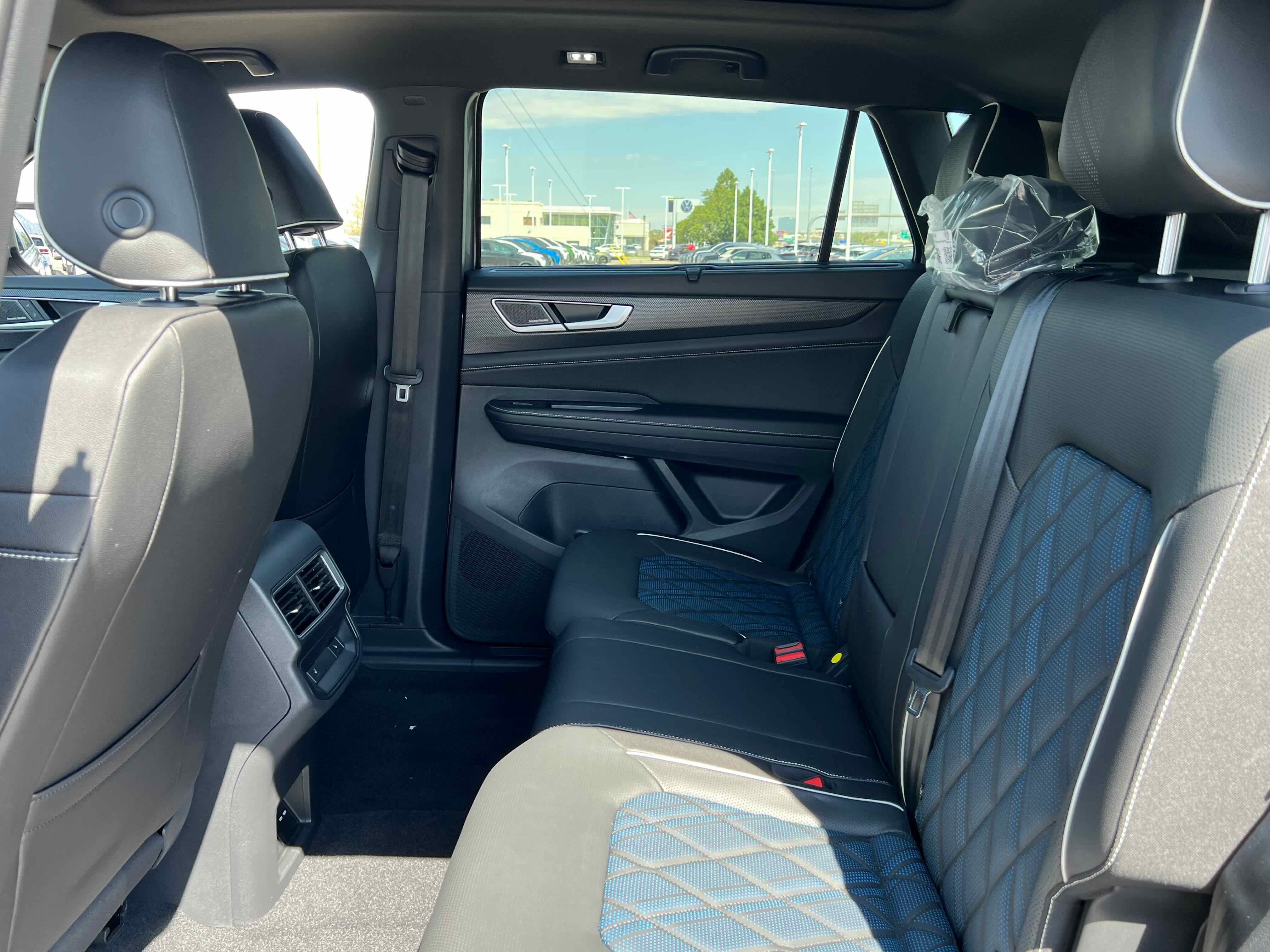 2026 Volkswagen Atlas Cross Sport 2.0T SEL Premium R-Line