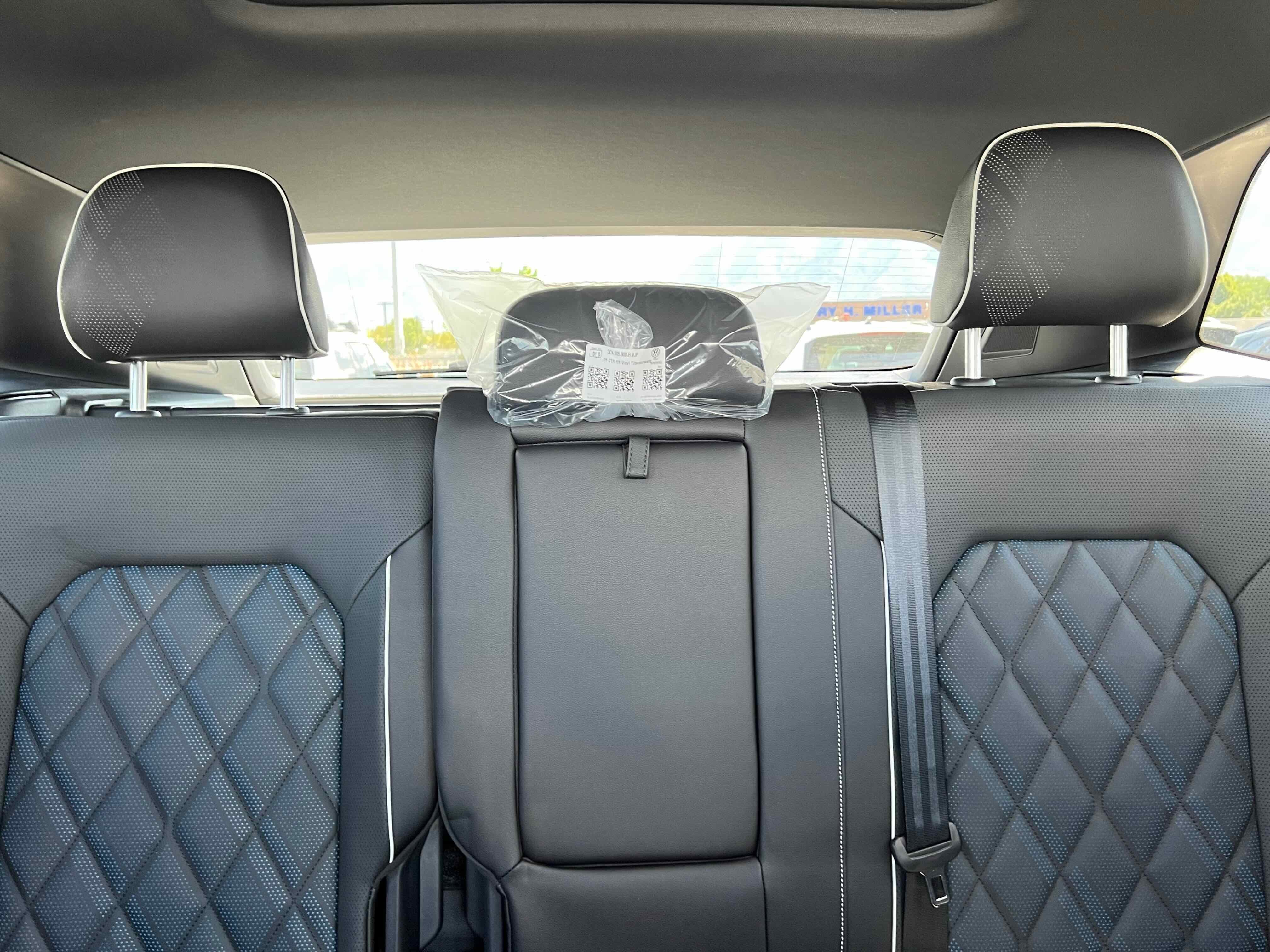 2026 Volkswagen Atlas Cross Sport 2.0T SEL Premium R-Line