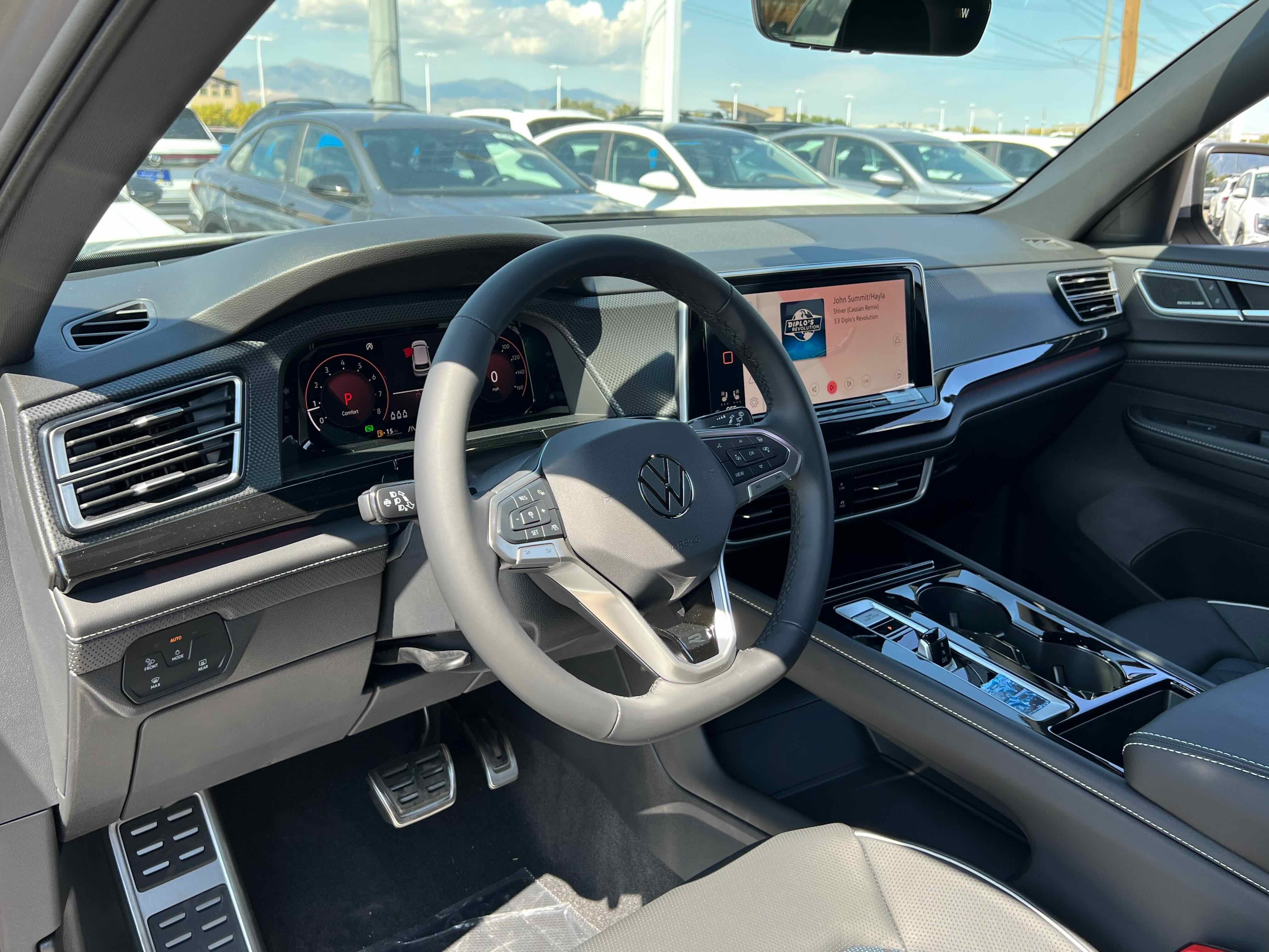 2026 Volkswagen Atlas Cross Sport 2.0T SEL Premium R-Line