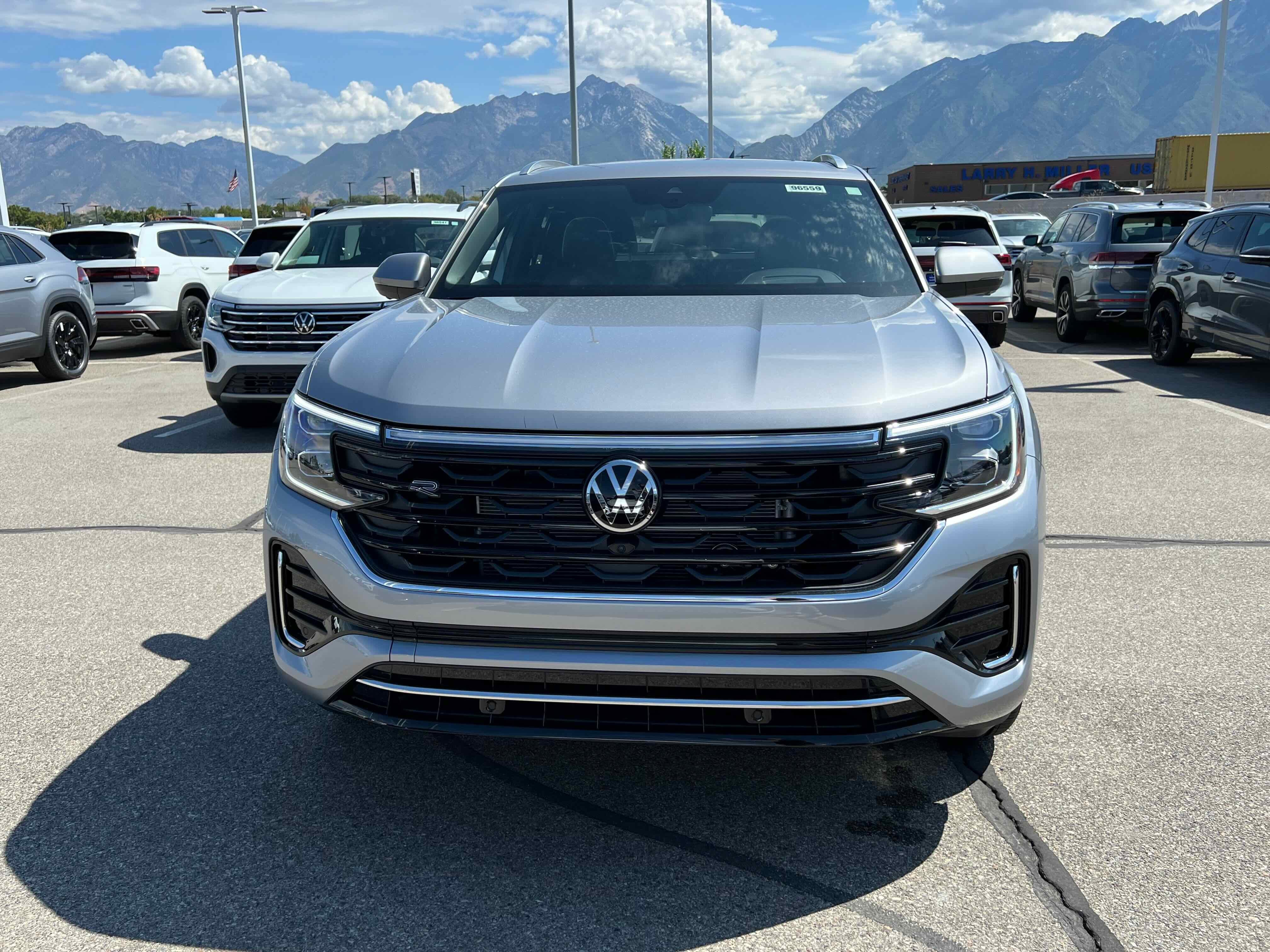 2026 Volkswagen Atlas Cross Sport 2.0T SEL Premium R-Line