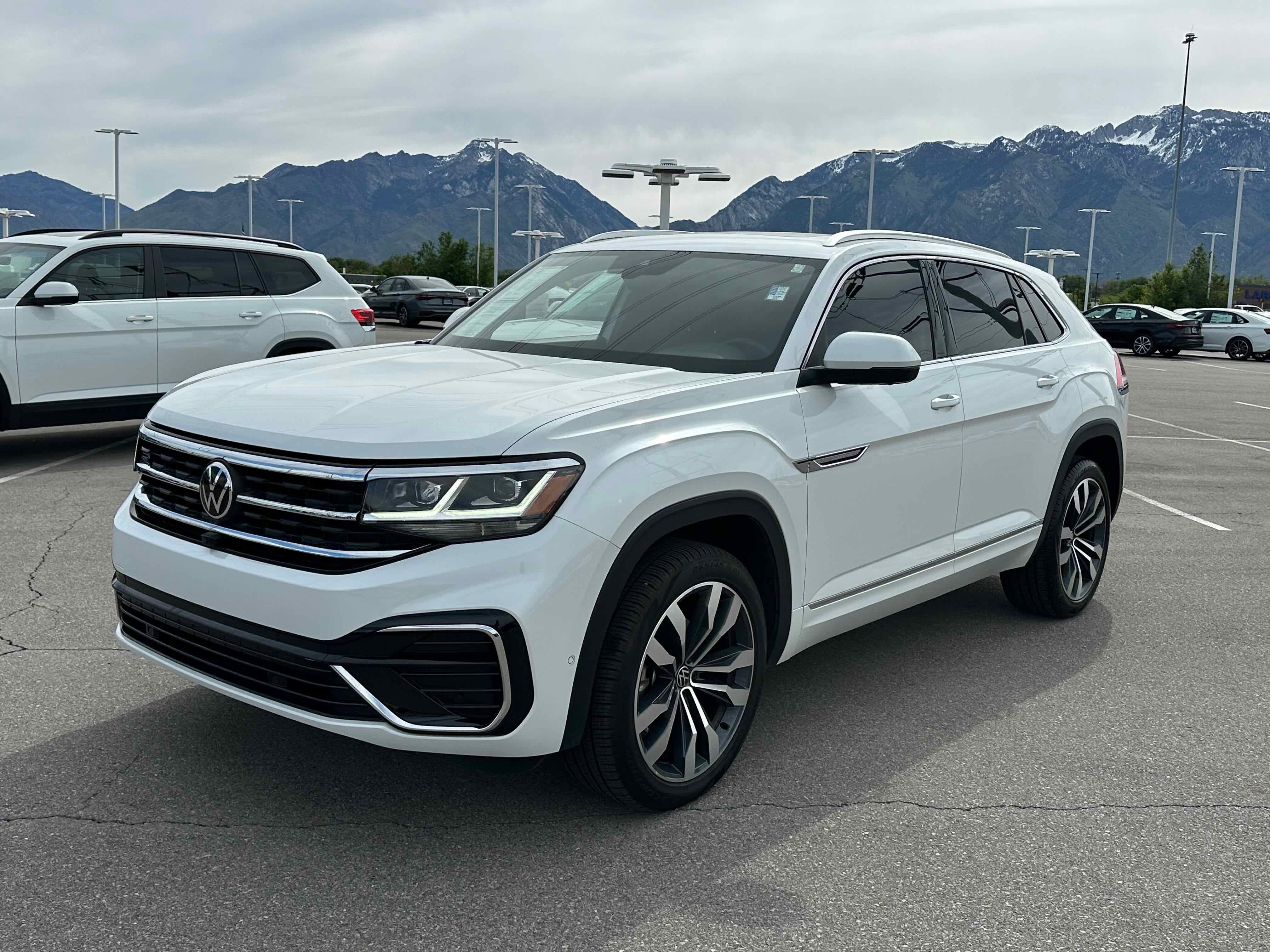 2023 Volkswagen Atlas Cross Sport 3.6L V6 SEL Premium R-Line