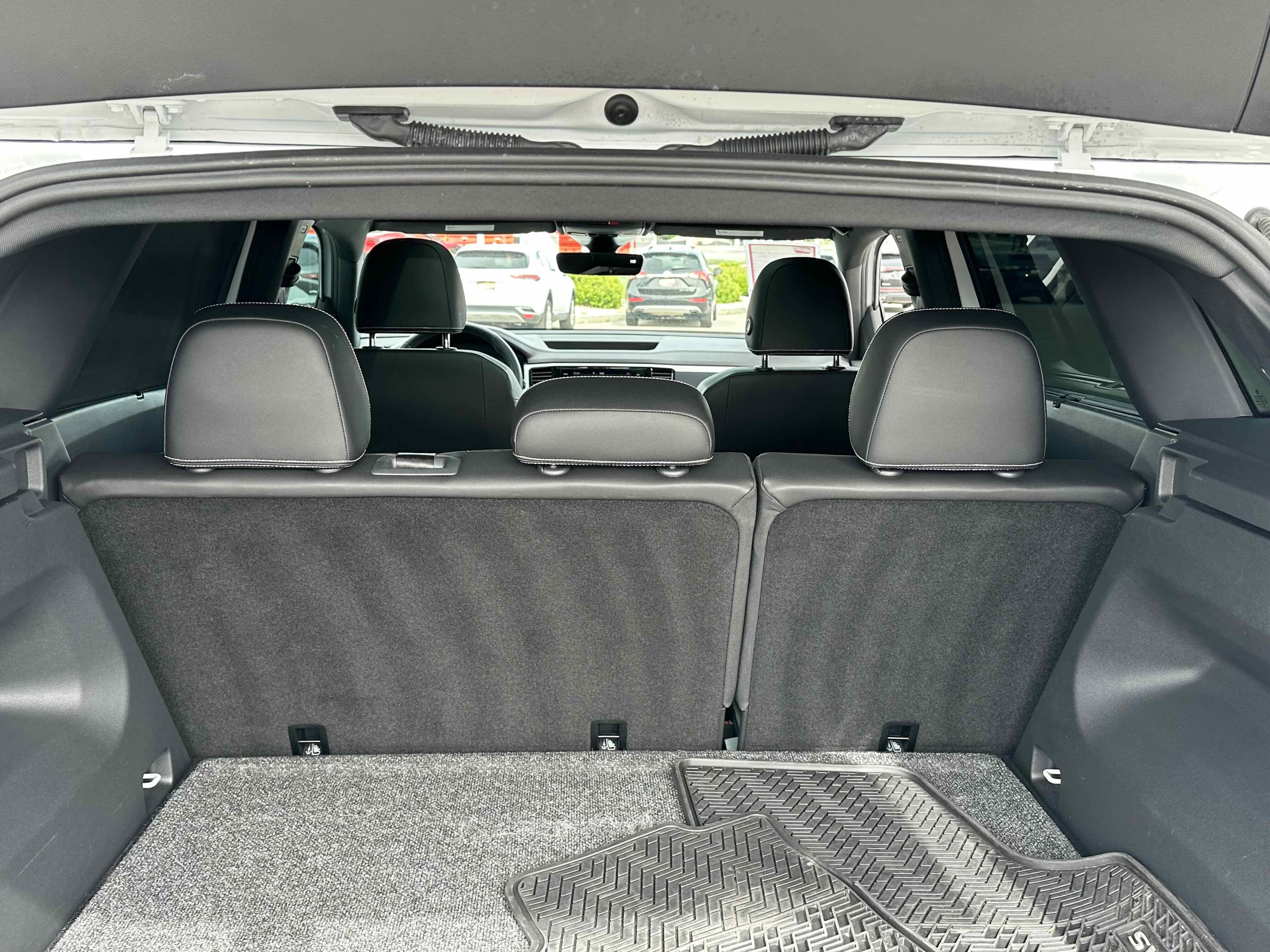 2023 Volkswagen Atlas Cross Sport 3.6L V6 SEL Premium R-Line