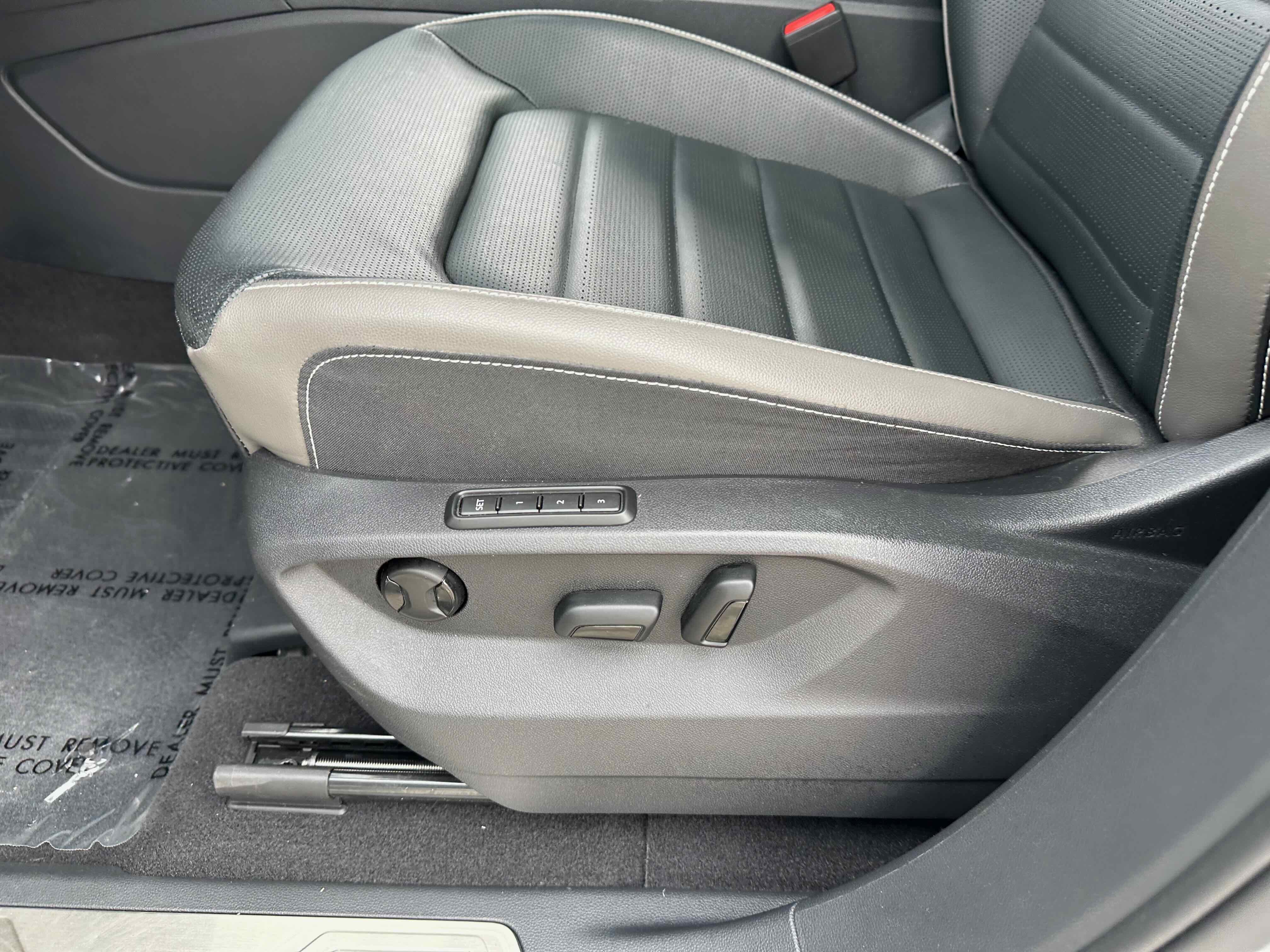 2023 Volkswagen Atlas Cross Sport 3.6L V6 SEL Premium R-Line