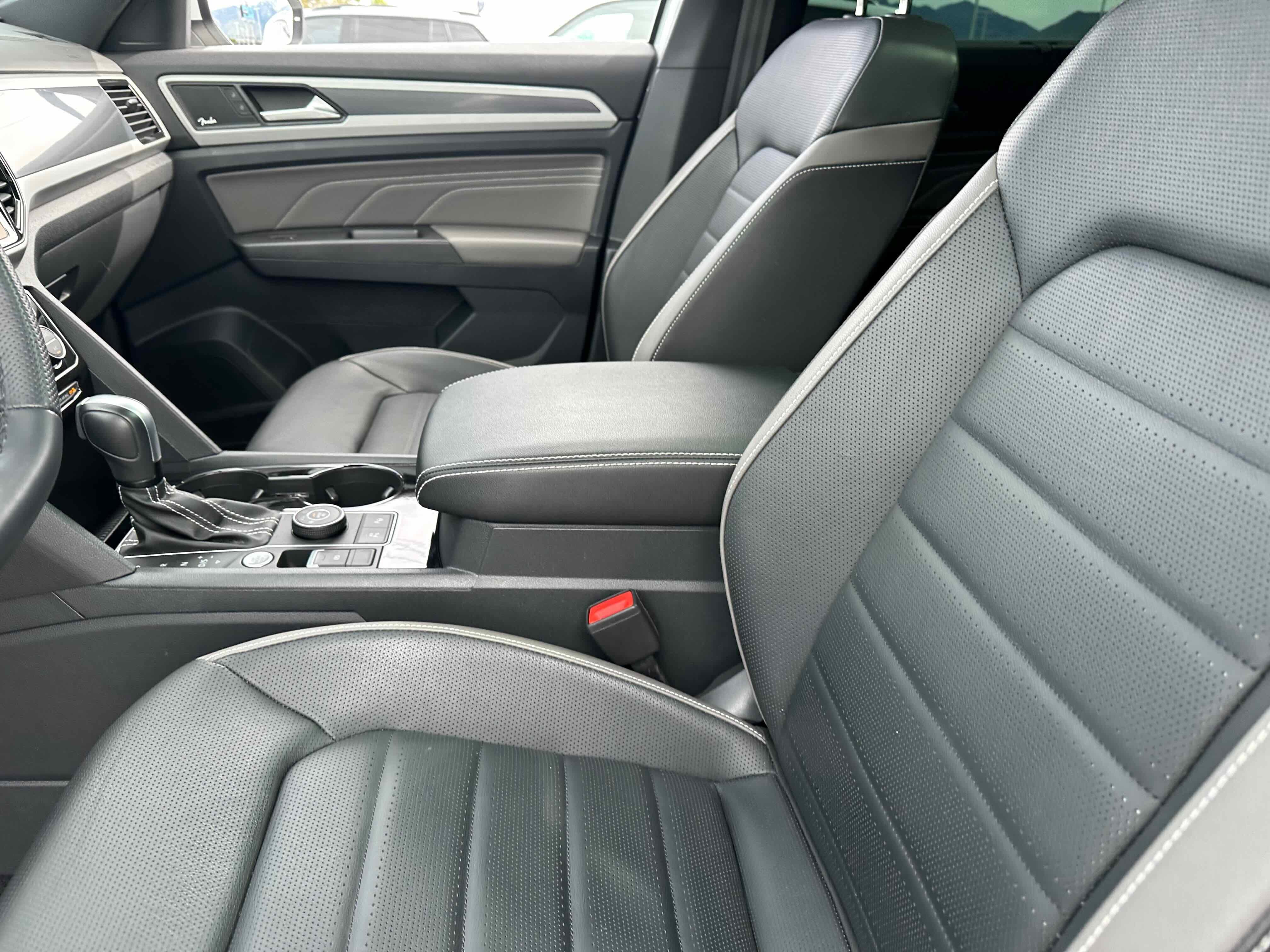 2023 Volkswagen Atlas Cross Sport 3.6L V6 SEL Premium R-Line