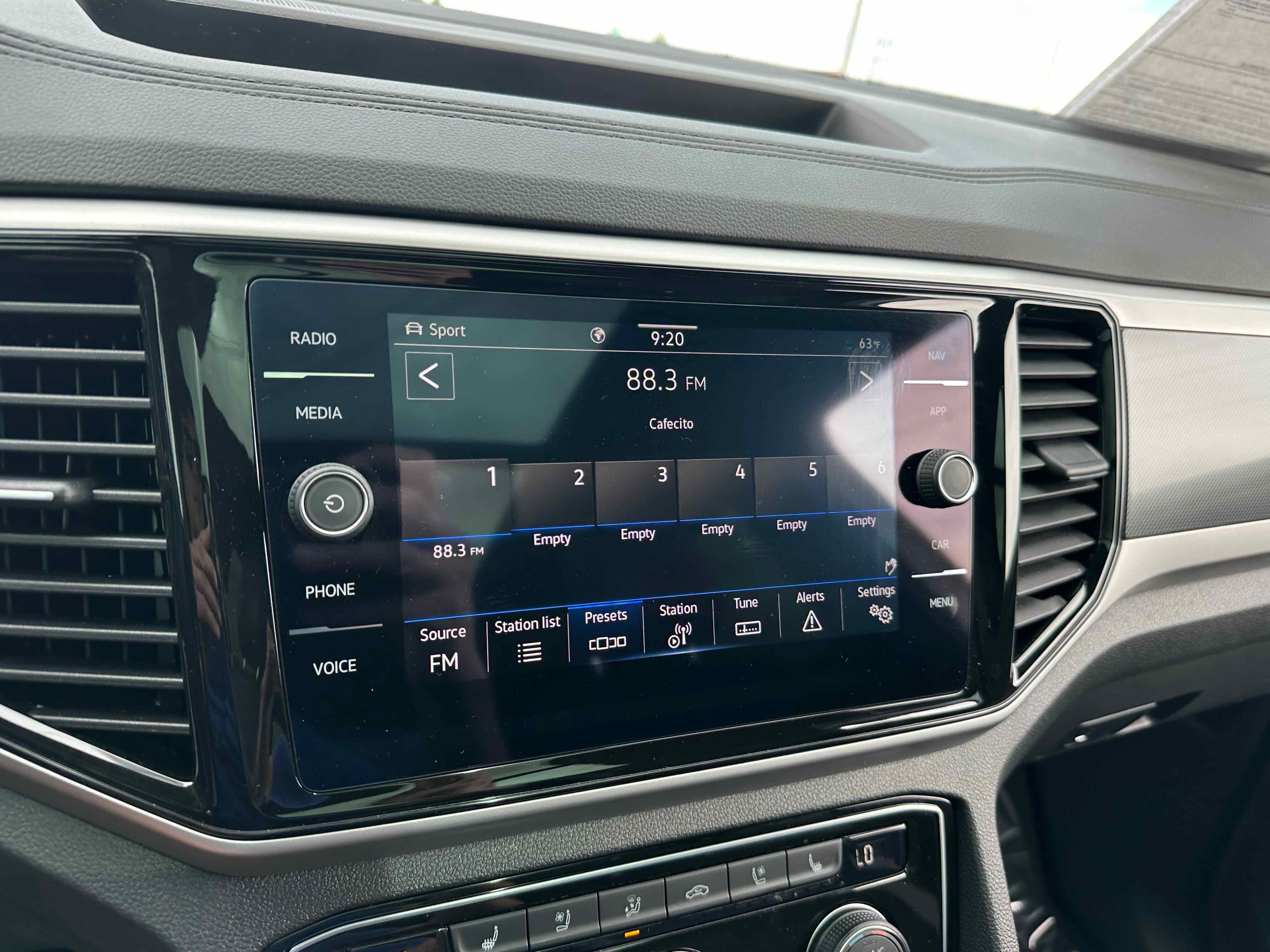 2023 Volkswagen Atlas Cross Sport 3.6L V6 SEL Premium R-Line