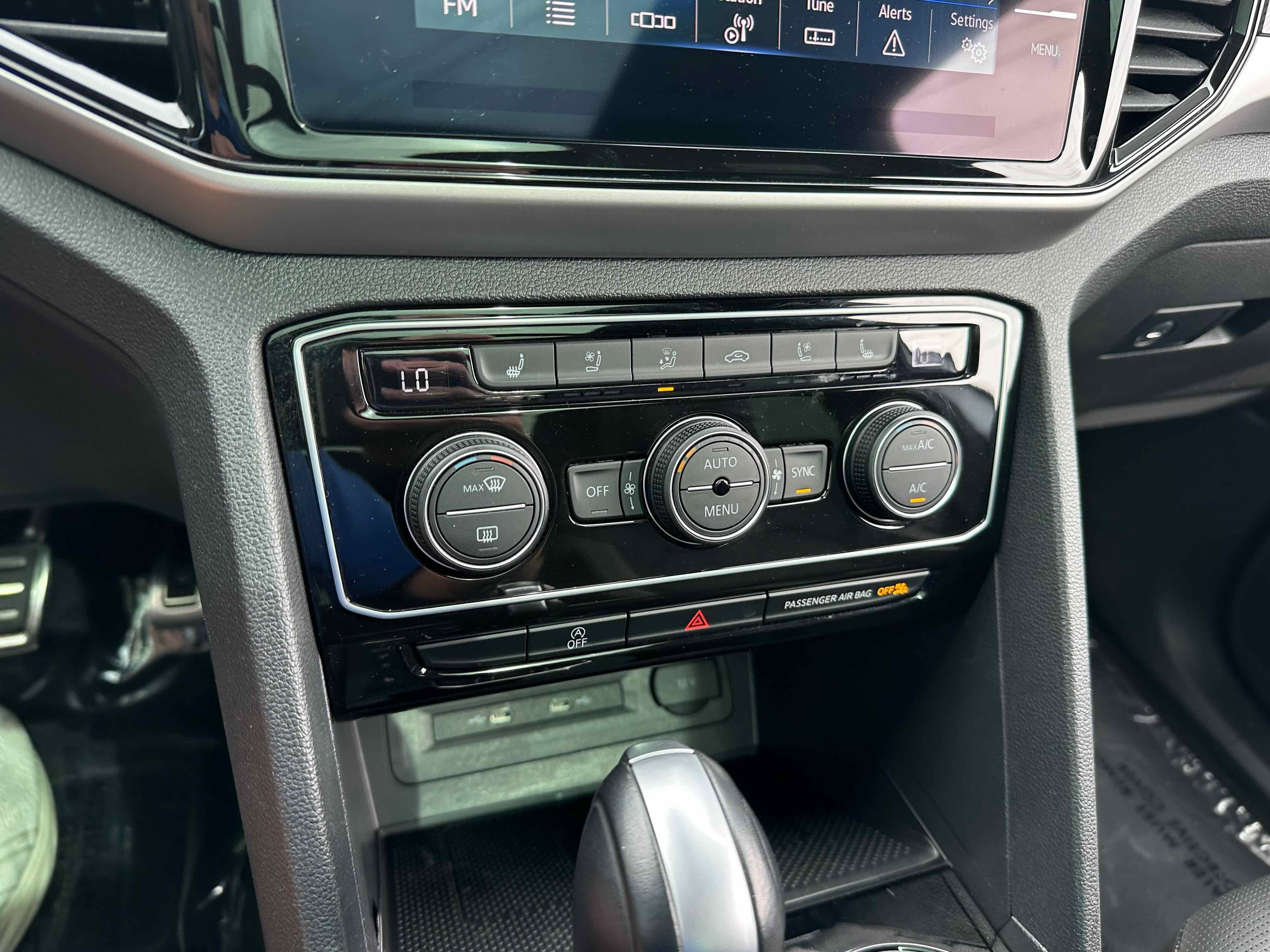 2023 Volkswagen Atlas Cross Sport 3.6L V6 SEL Premium R-Line